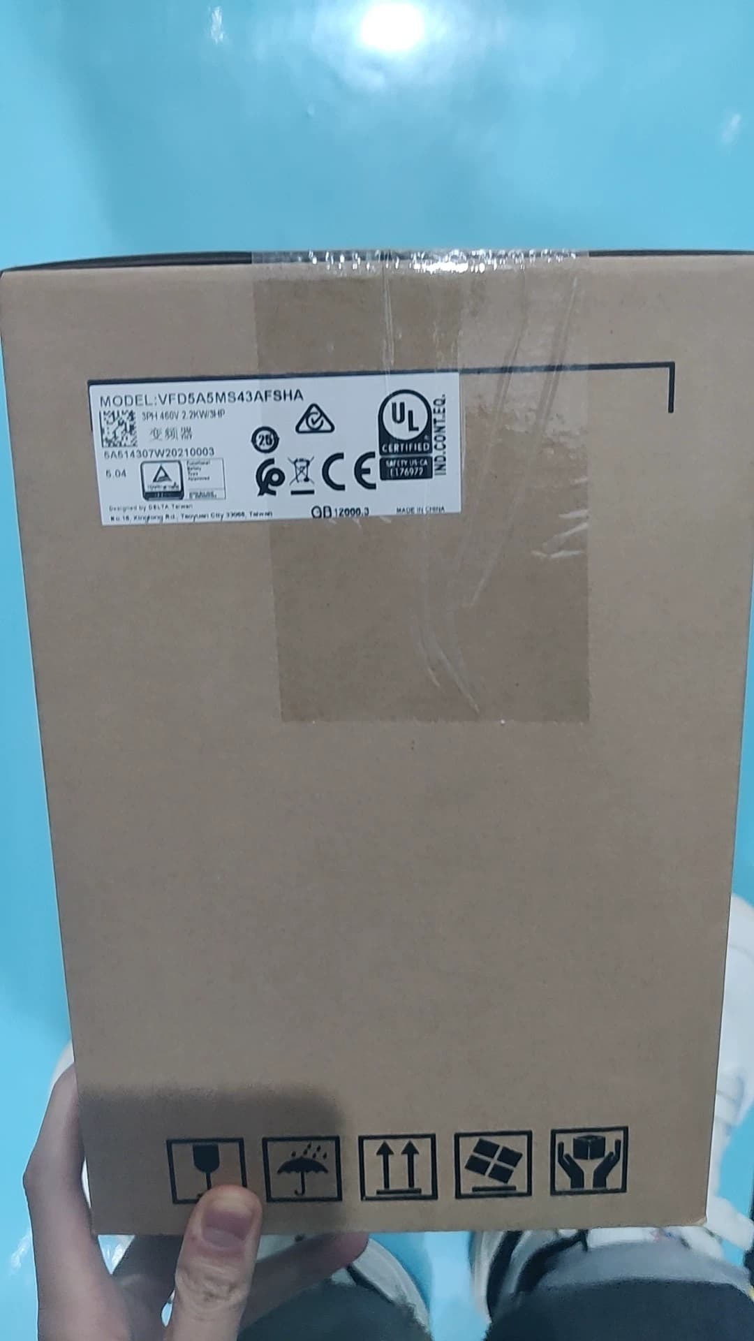 100% gloednieuwe originele en echte Delta 380V 2.2KW VFD5A5MS43ANSAA Frequentieomvormers Drive Servomotor