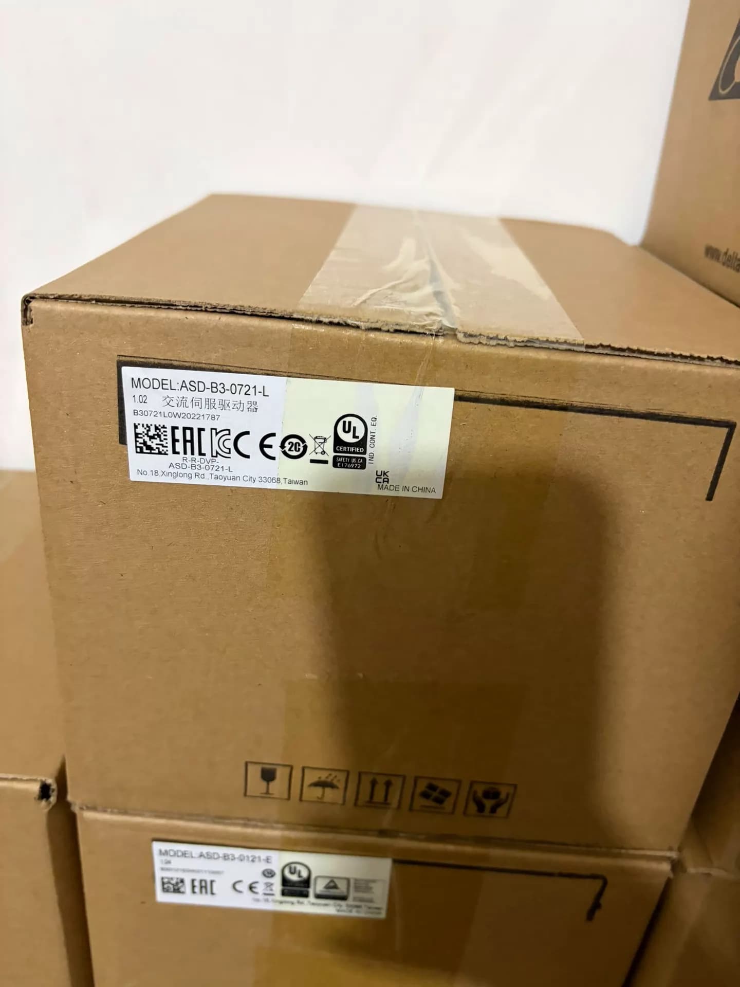 100% gloednieuwe originele en echte Delta ASD-B3-0721-L/750 W Frequentieomvormers Drive Servomotor