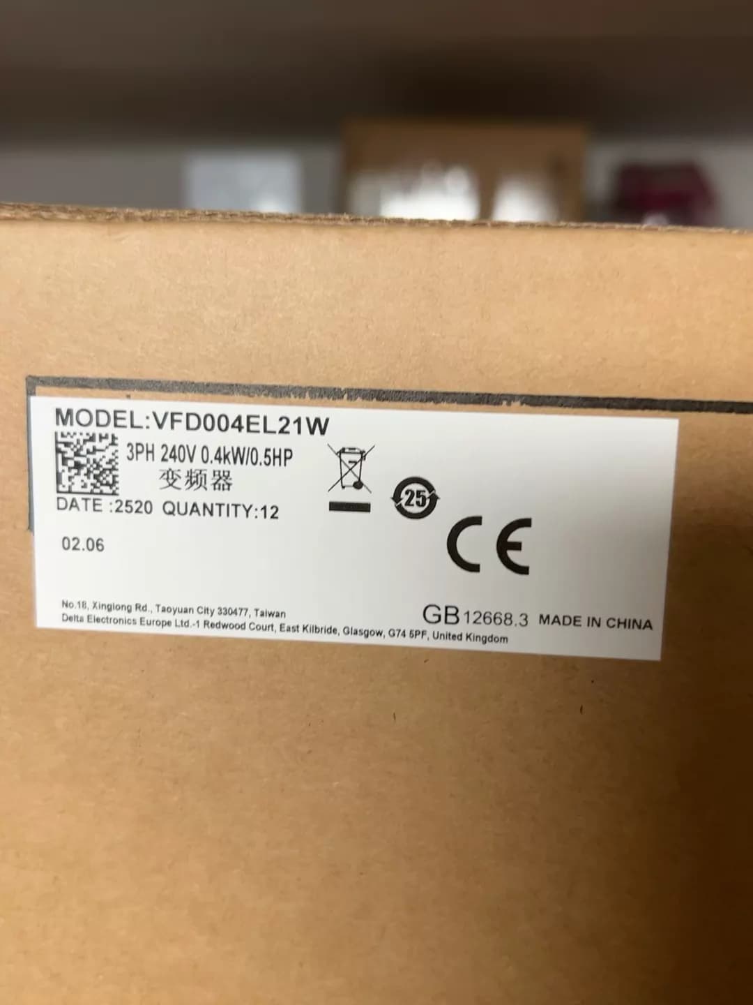 100% gloednieuwe originele en echte Delta VFD004EL21W Frequentieomvormers Drive Servomotor