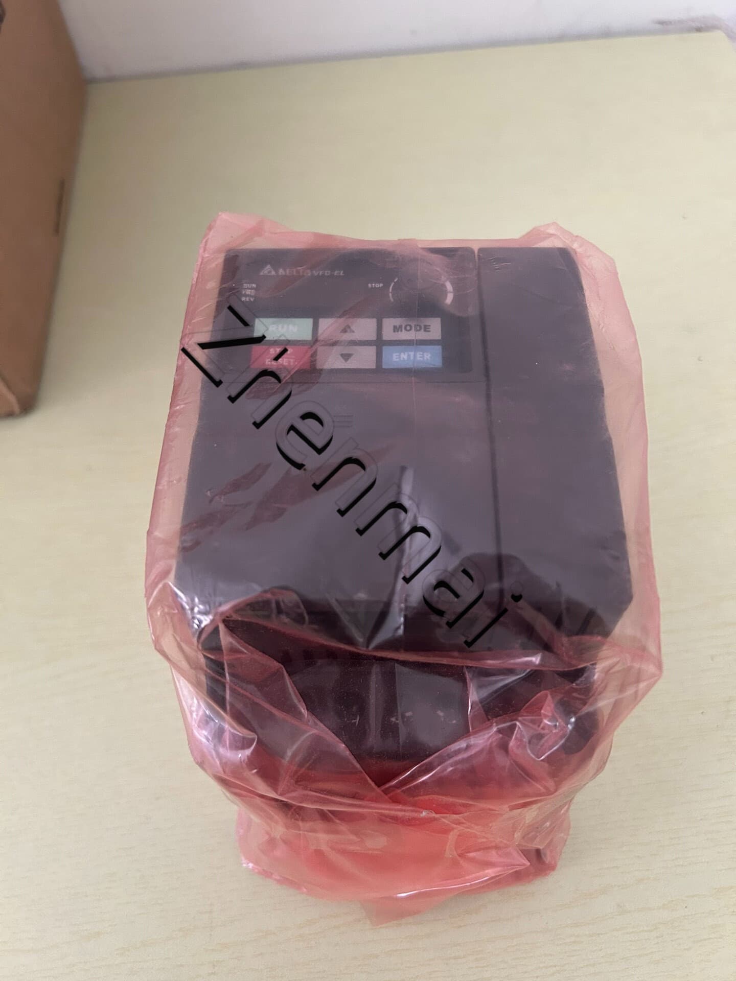 100% gloednieuwe originele en echte Delta VFD022EL43A Frequentieomvormers Drive Servomotor