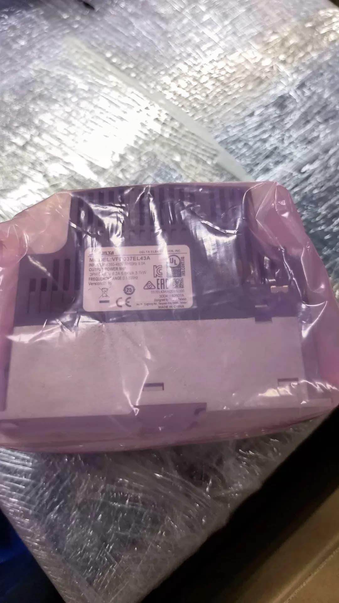 100% gloednieuwe originele en echte Delta VFD037EL43A Frequentieomvormers Drive Servomotor