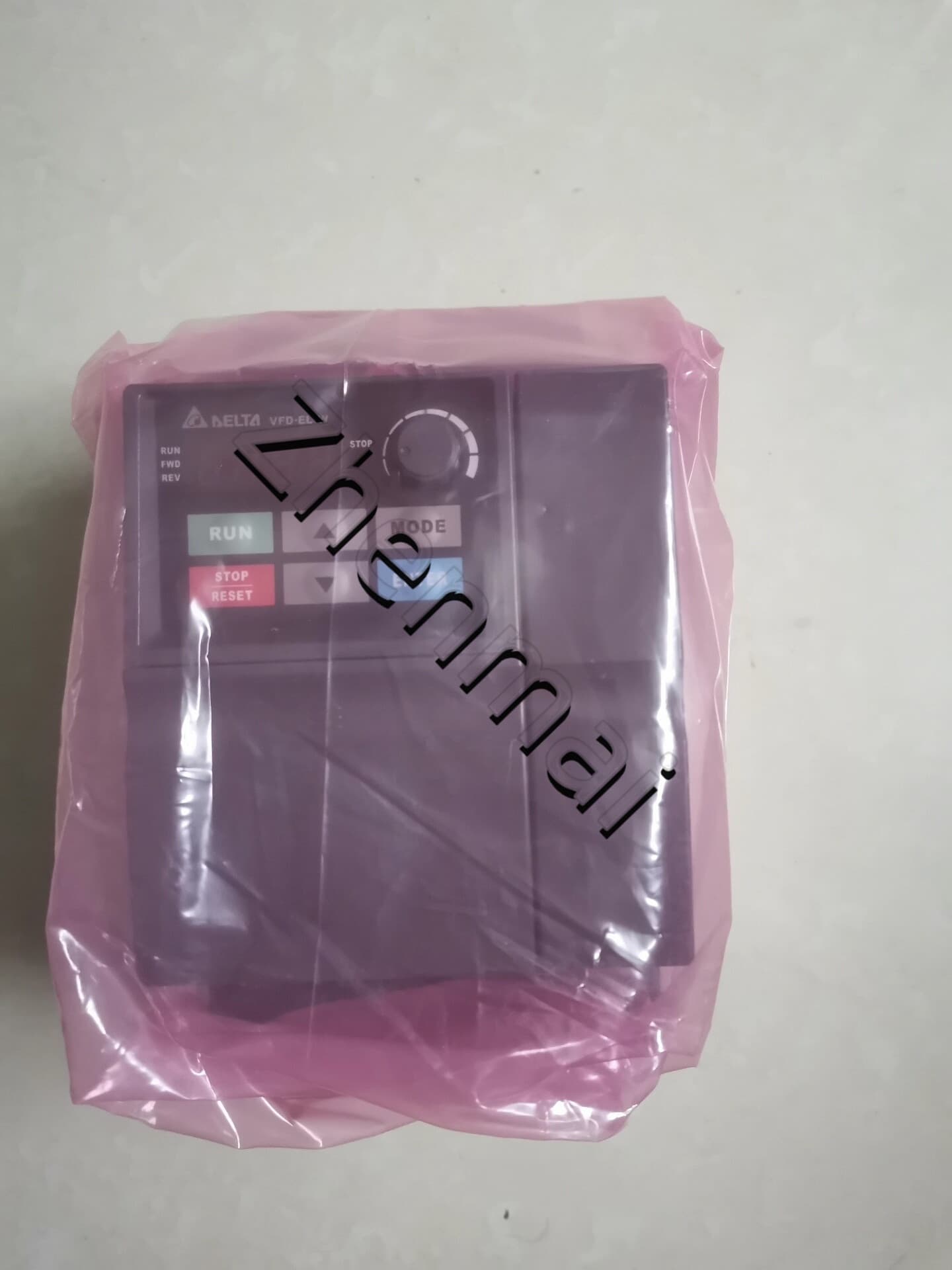 100% gloednieuwe originele en echte Delta VFD040EL43W Frequentieomvormers Drive Servomotor