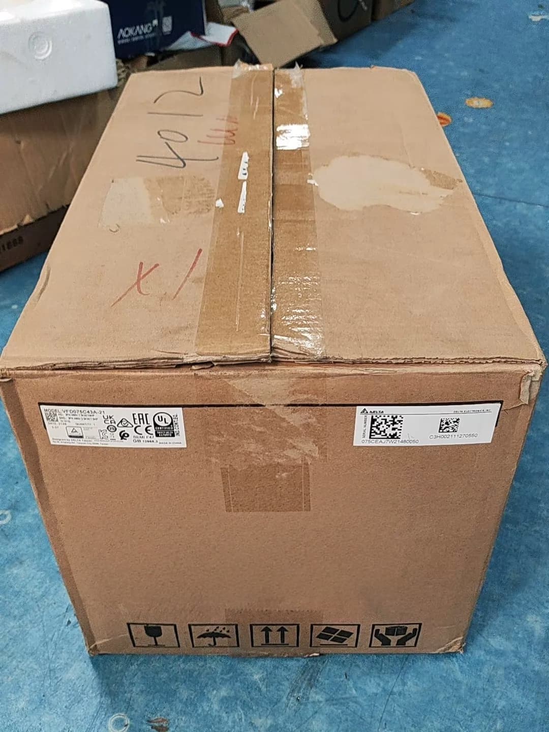 100% gloednieuwe originele en echte Delta VFD075C43A-21 frequentieomvormers Drive Servomotor