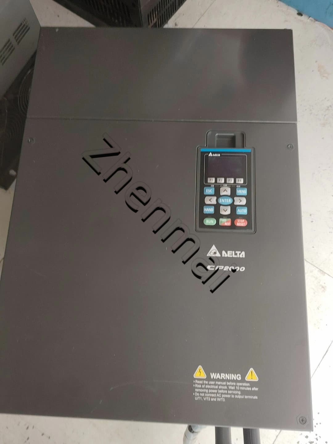 100% gloednieuwe originele en echte Delta VFD1100CP43A-00 380V110KW frequentieomvormers Drive Servomotor