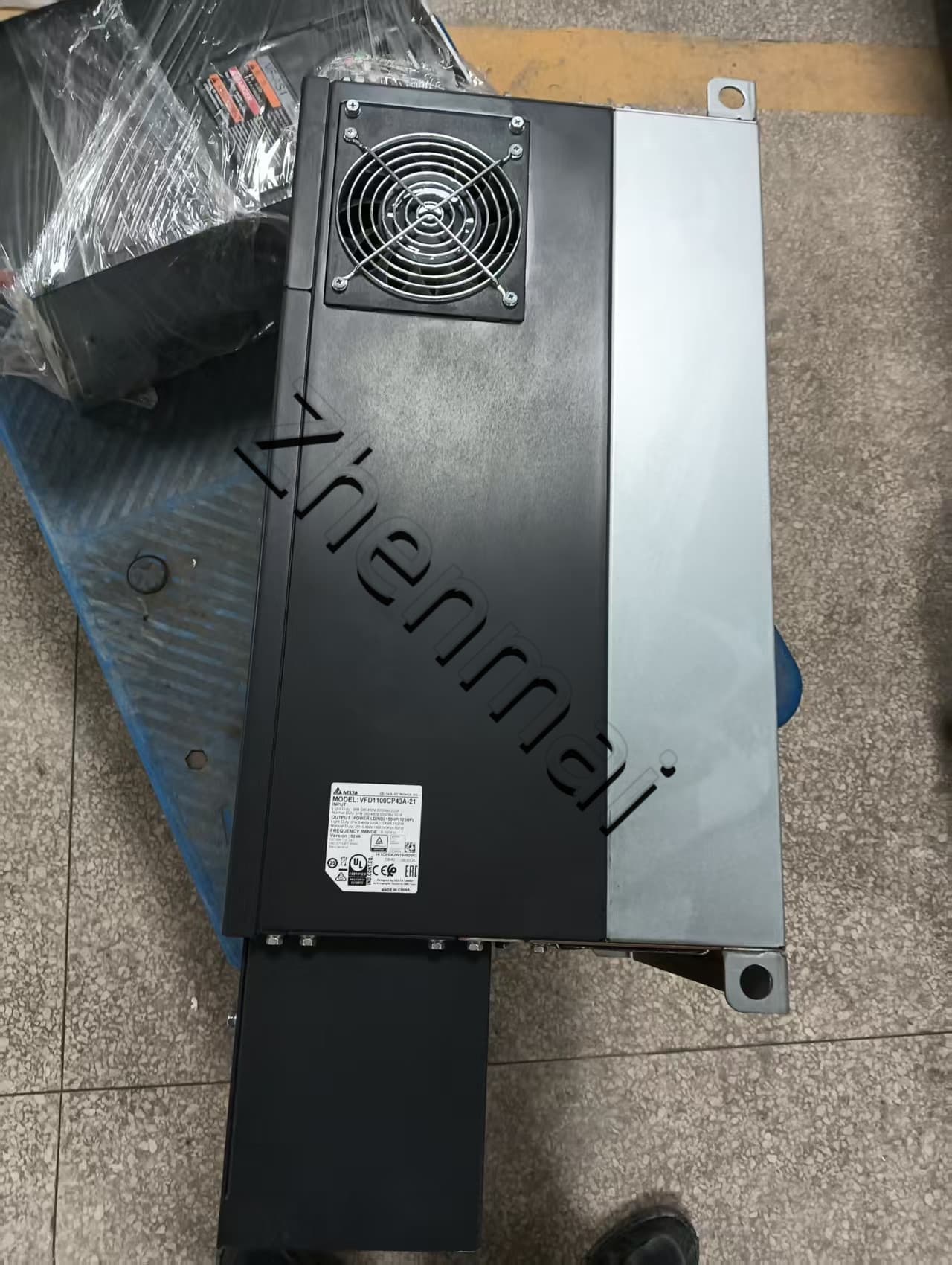 100% gloednieuwe originele en echte Delta VFD1100CP43A-21 380V110KW frequentieomvormers Drive Servomotor