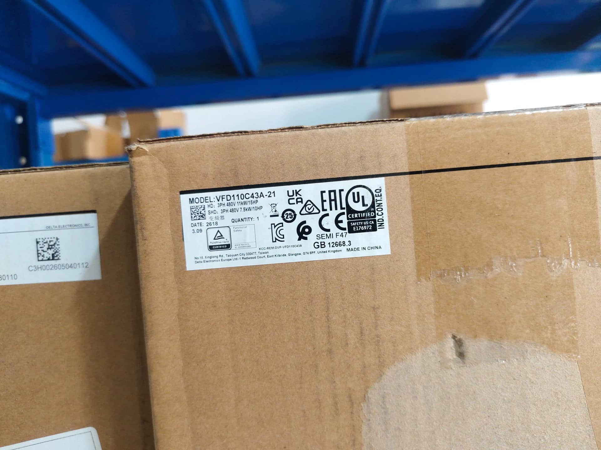 100% gloednieuwe originele en echte Delta VFD110C43A-21 frequentieomvormers Drive Servomotor