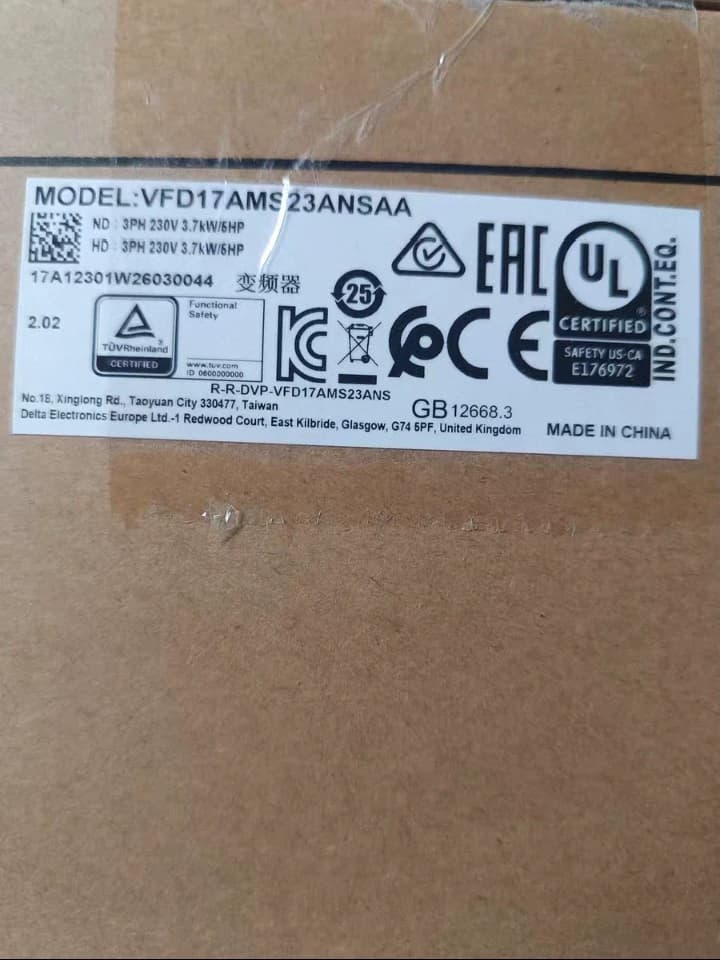 100% gloednieuwe originele en echte Delta VFD17AMS23ANSAA 3.7KW driefasige 220V frequentieomvormers Drive Servomotor