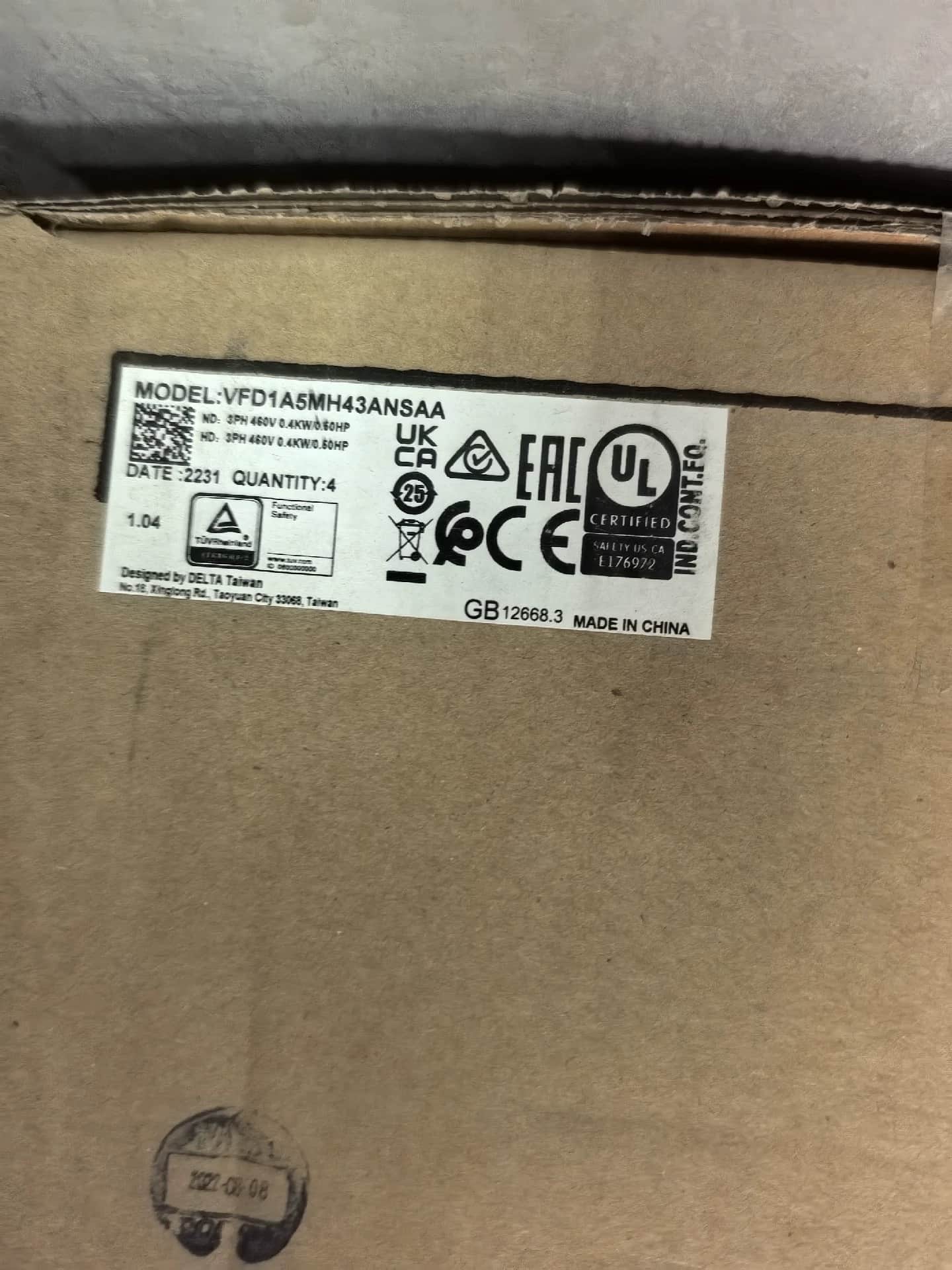 100% gloednieuwe originele en echte Delta VFD1A5MH43ANSAA 0.4KW frequentieomvormers Drive Servomotor
