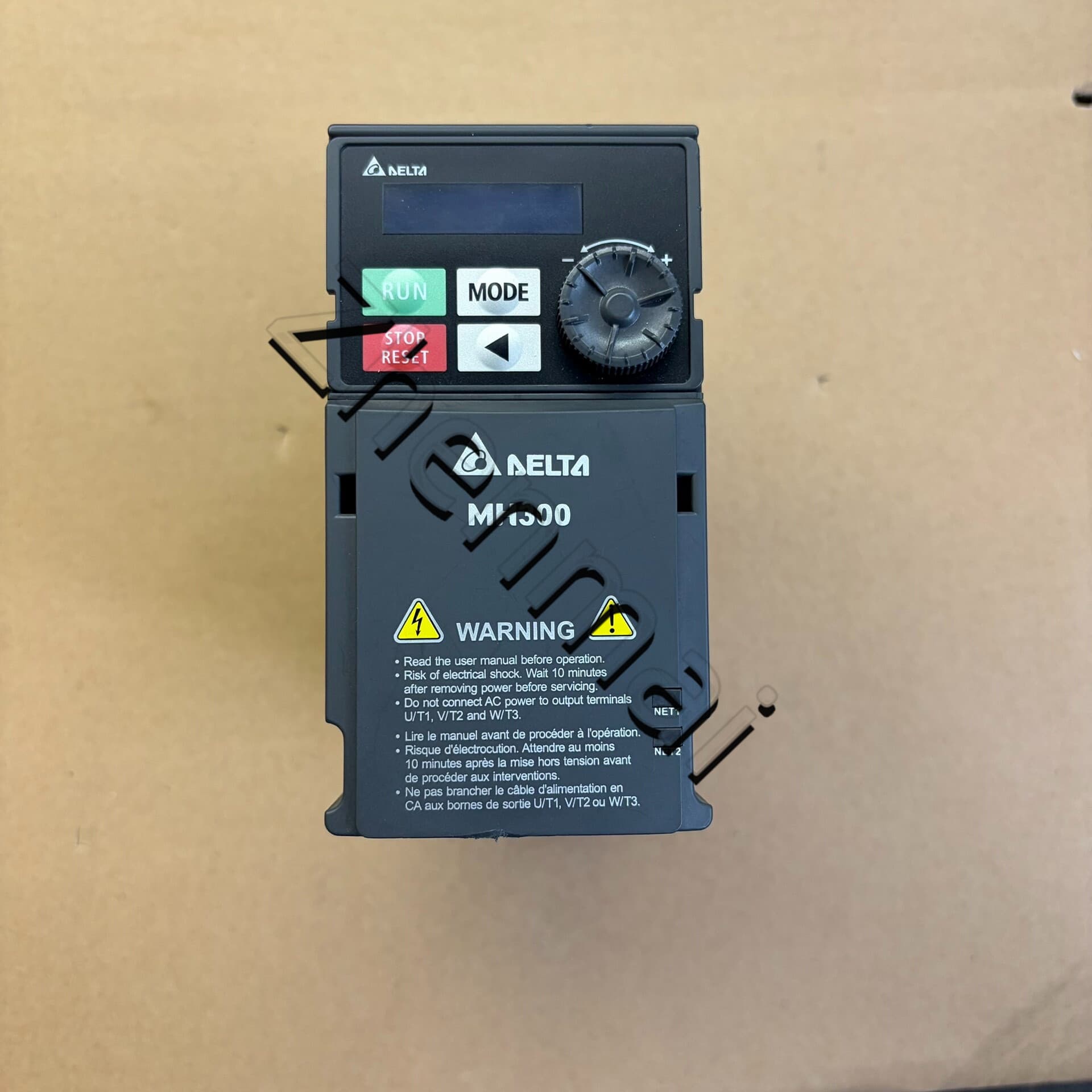 100% gloednieuwe originele en echte Delta VFD2A8MH21ANSAA 0.4KW 220V frequentieomvormers Drive Servomotor
