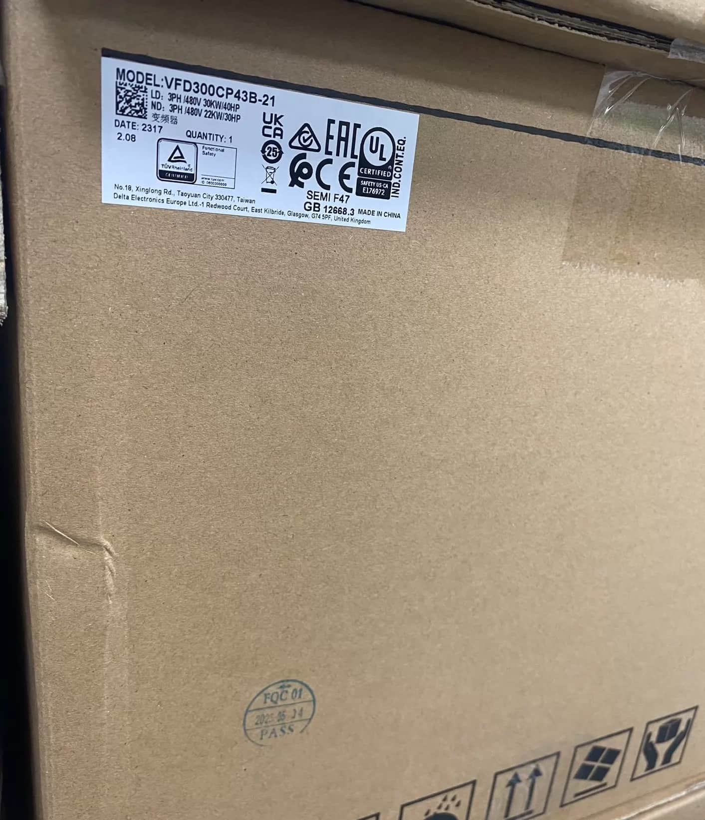 100% nieuw, origineel en echt Delta VFD300CP43B-21 380V30KW frequentieomvormers Drive Servomotor