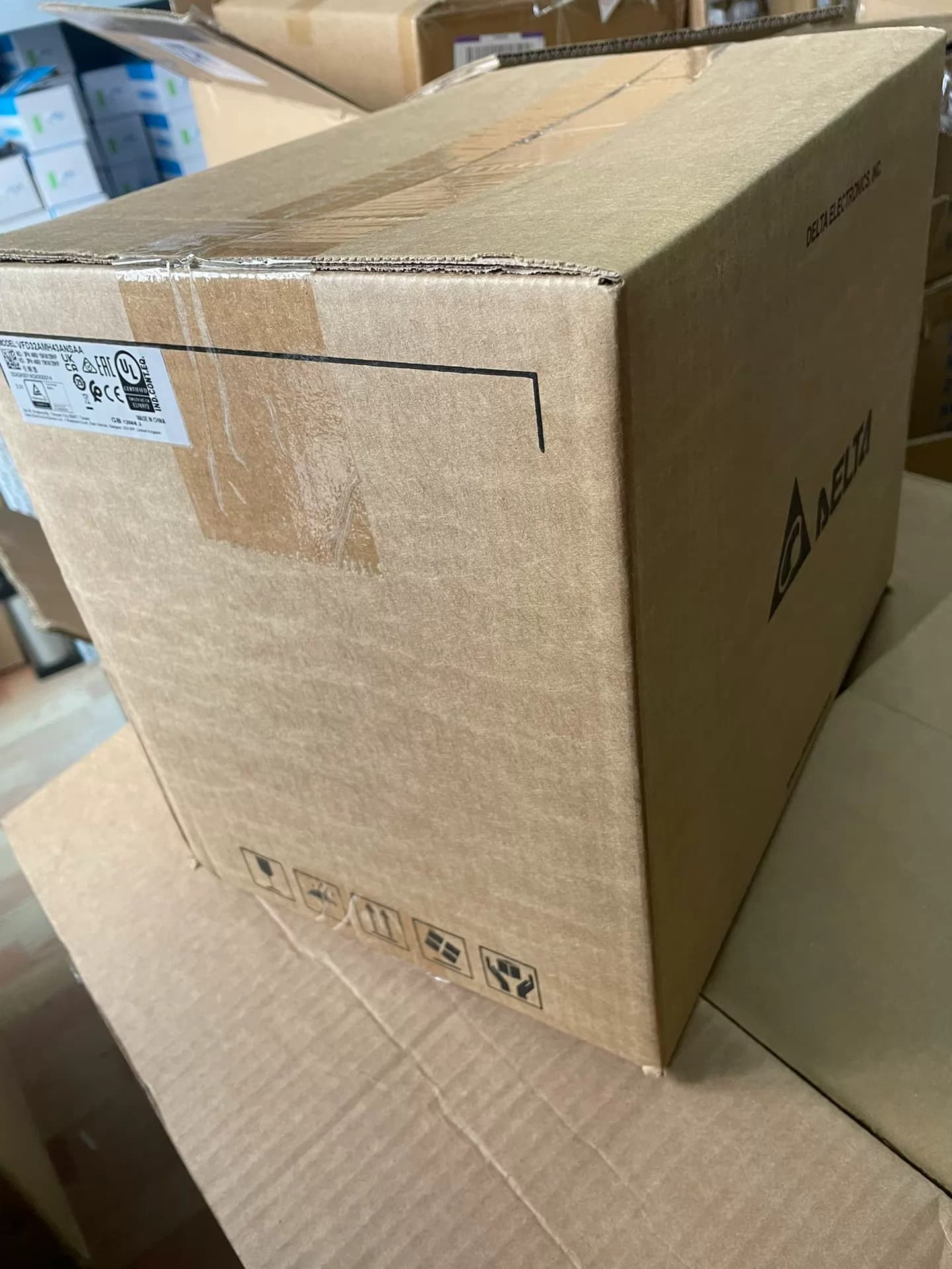 100% gloednieuwe originele en echte Delta VFD32AMH43ANSAA 15KW frequentieomvormers Drive Servomotor