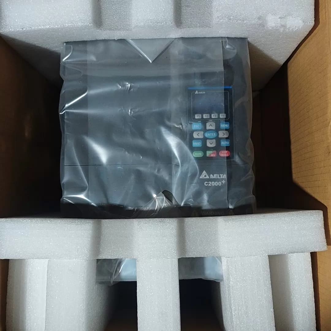 100% gloednieuwe originele en echte Delta VFD370C43S-00 frequentieomvormers Drive Servomotor