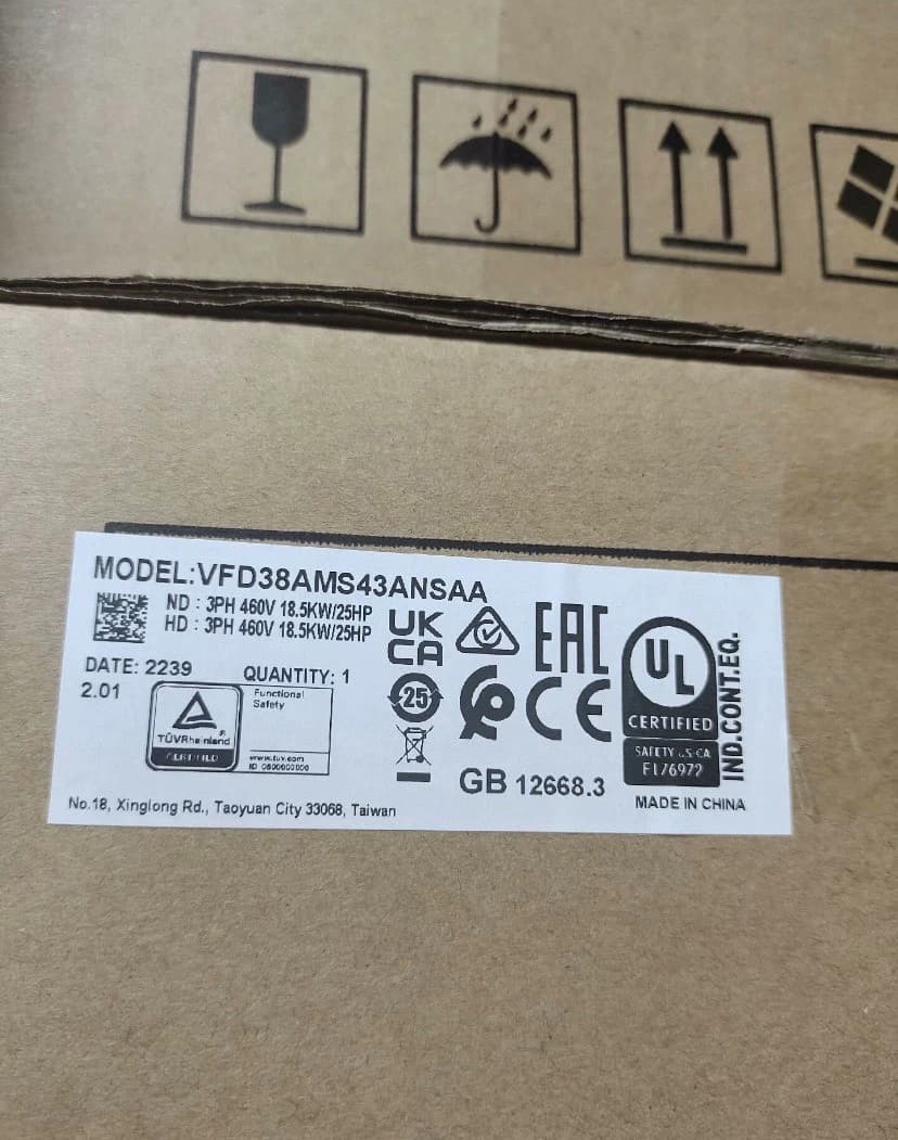 100% gloednieuwe originele en echte Delta VFD38AMS43ANSAA 380 V/18.5KW frequentieomvormers Drive Servomotor