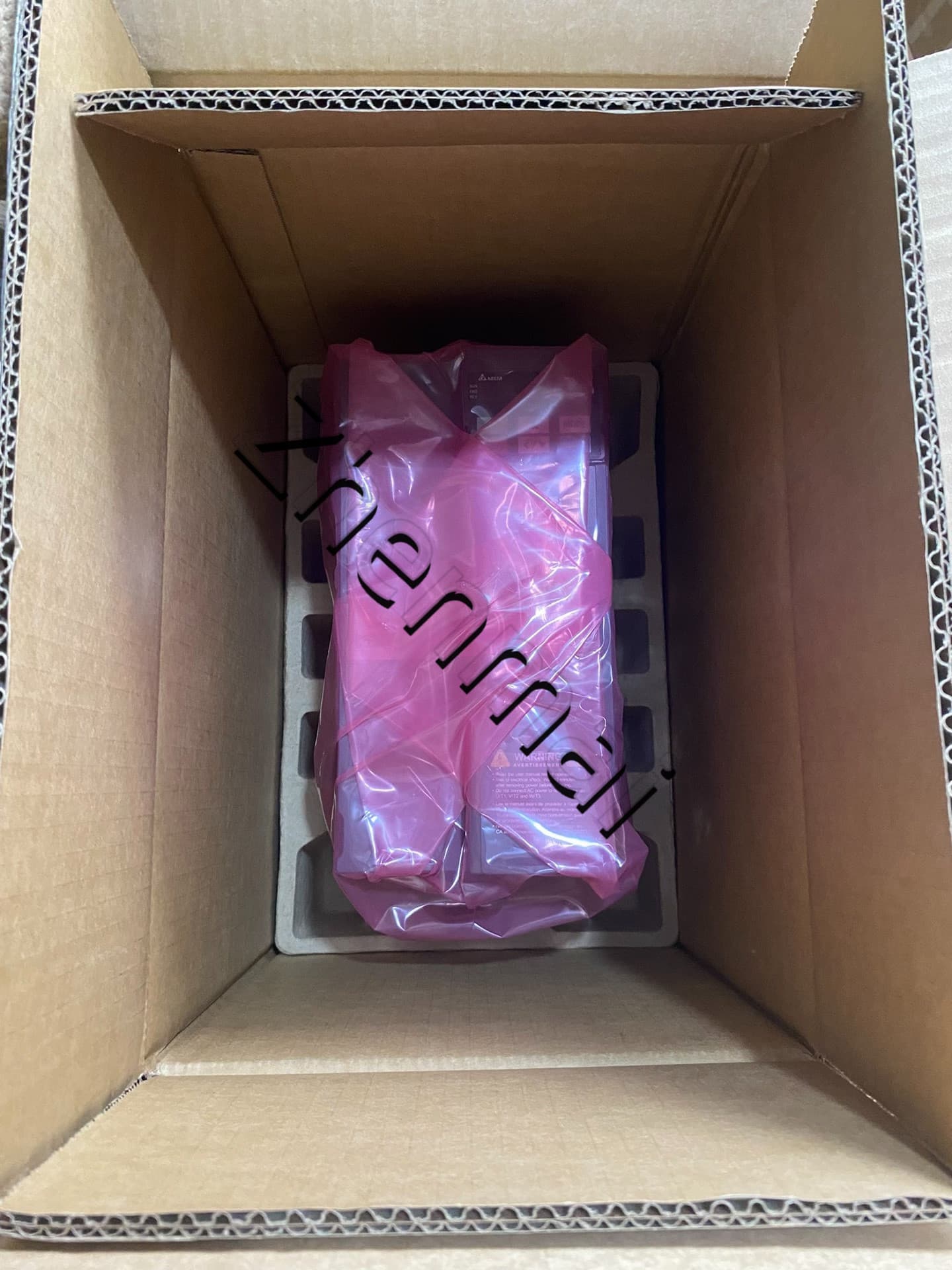 100% gloednieuwe originele en echte Delta VFD49AMS23ANSAA 11KW driefasige 220V frequentieomvormers Drive Servomotor