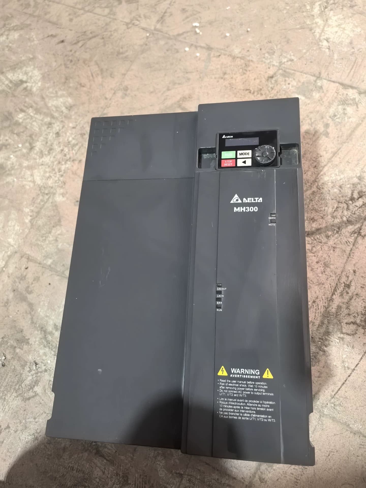 100% gloednieuwe originele en echte Delta VFD60AMH43ANSAA (30KW) frequentieomvormers Drive Servomotor