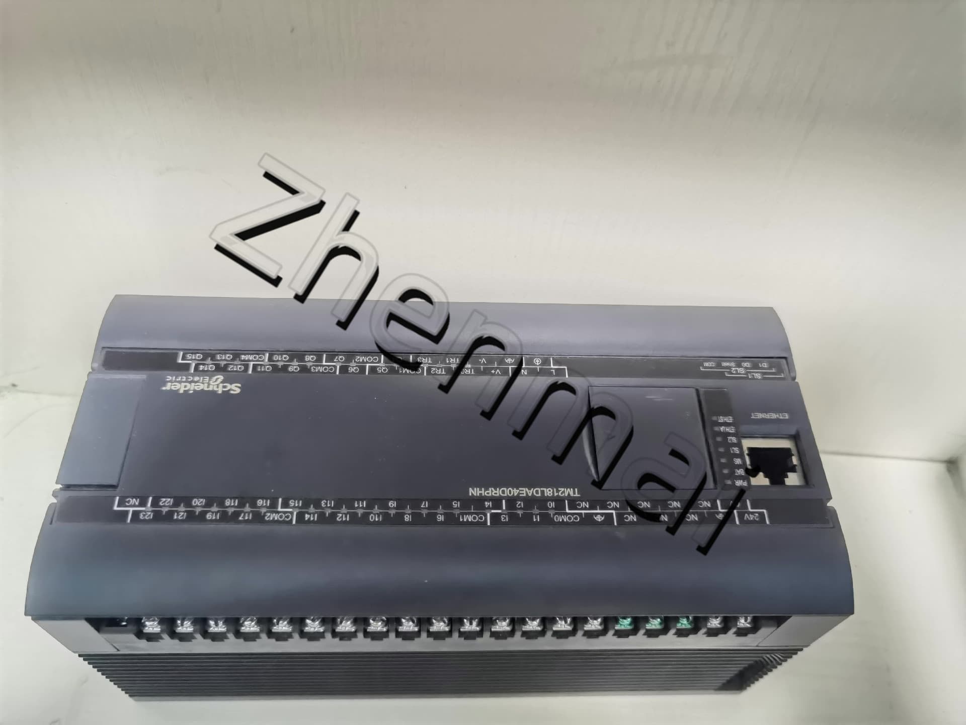 100% gloednieuwe, originele en echte Schneider TM218LDAE40DRPHN Frequentieomvormers, stroomonderbrekers, schakelaars, beveiligingsapparatuur