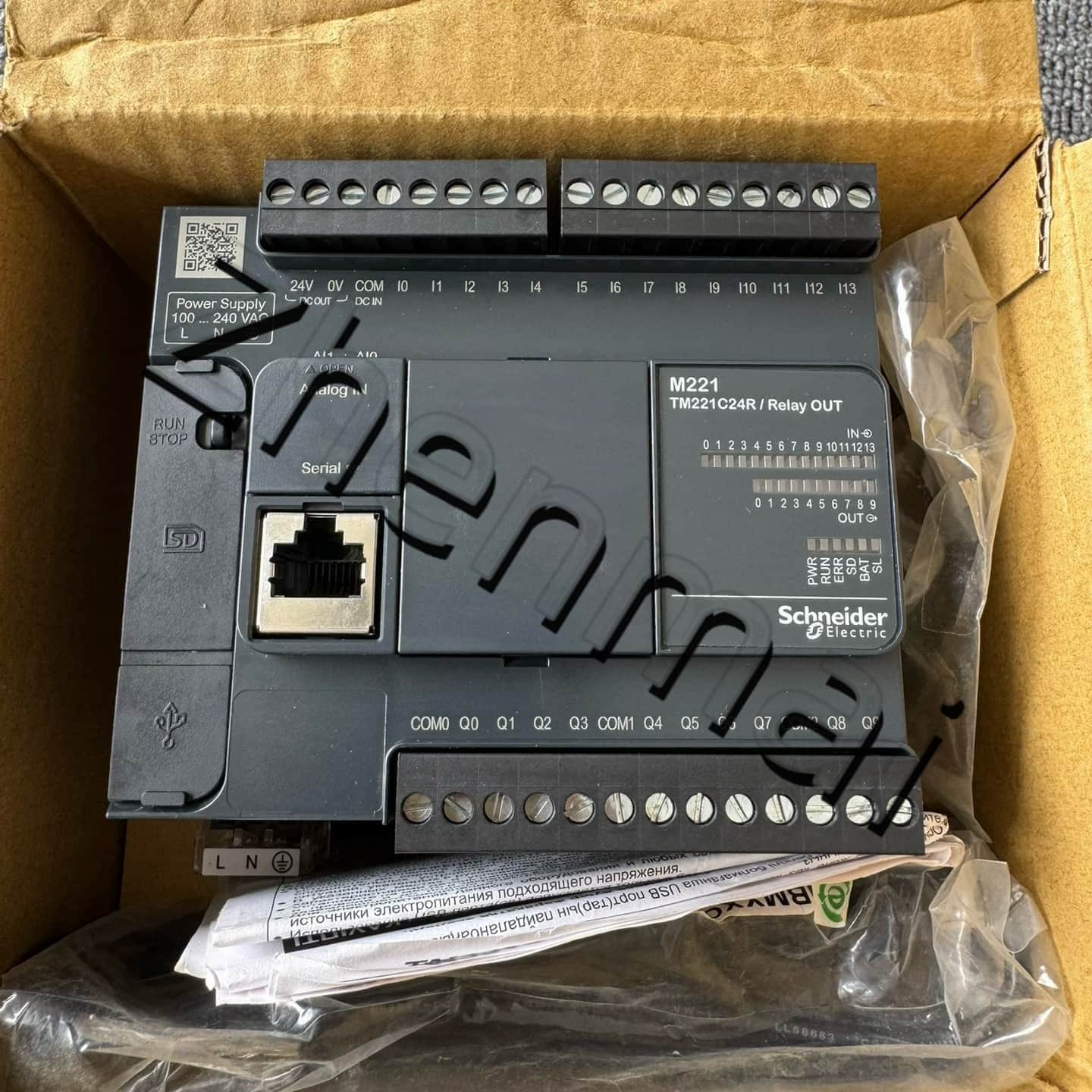 100% gloednieuwe, originele en echte Schneider TM221CE24R Frequentieomvormers, stroomonderbrekers, schakelaars, beveiligingsapparaten