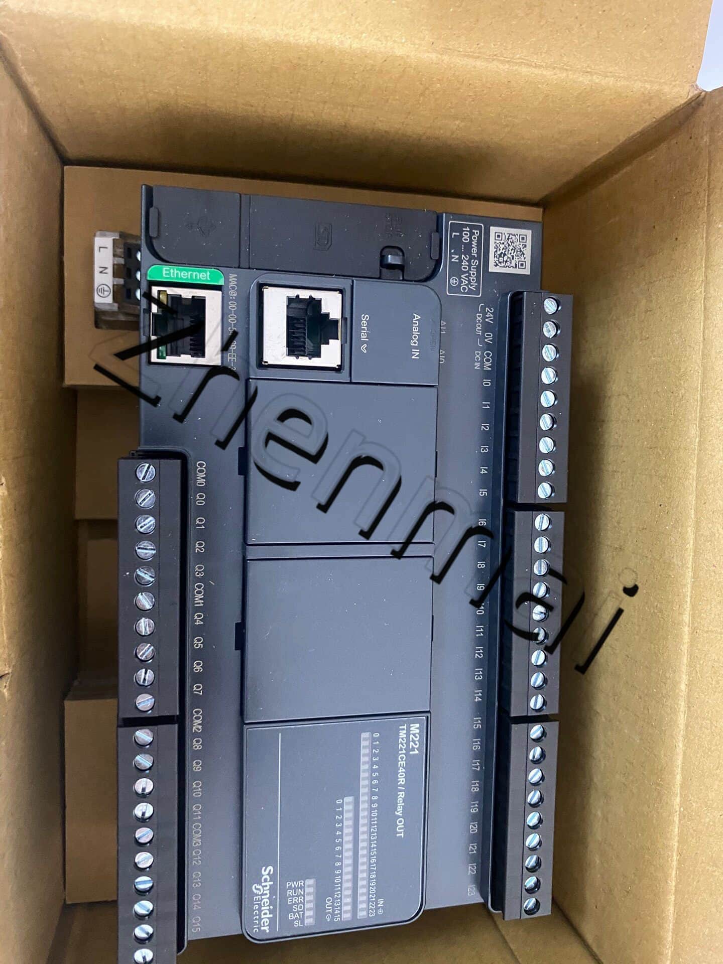 100% gloednieuwe, originele en echte Schneider TM221CE40T Frequentieomvormers, stroomonderbrekers, schakelaars, beveiligingsapparatuur