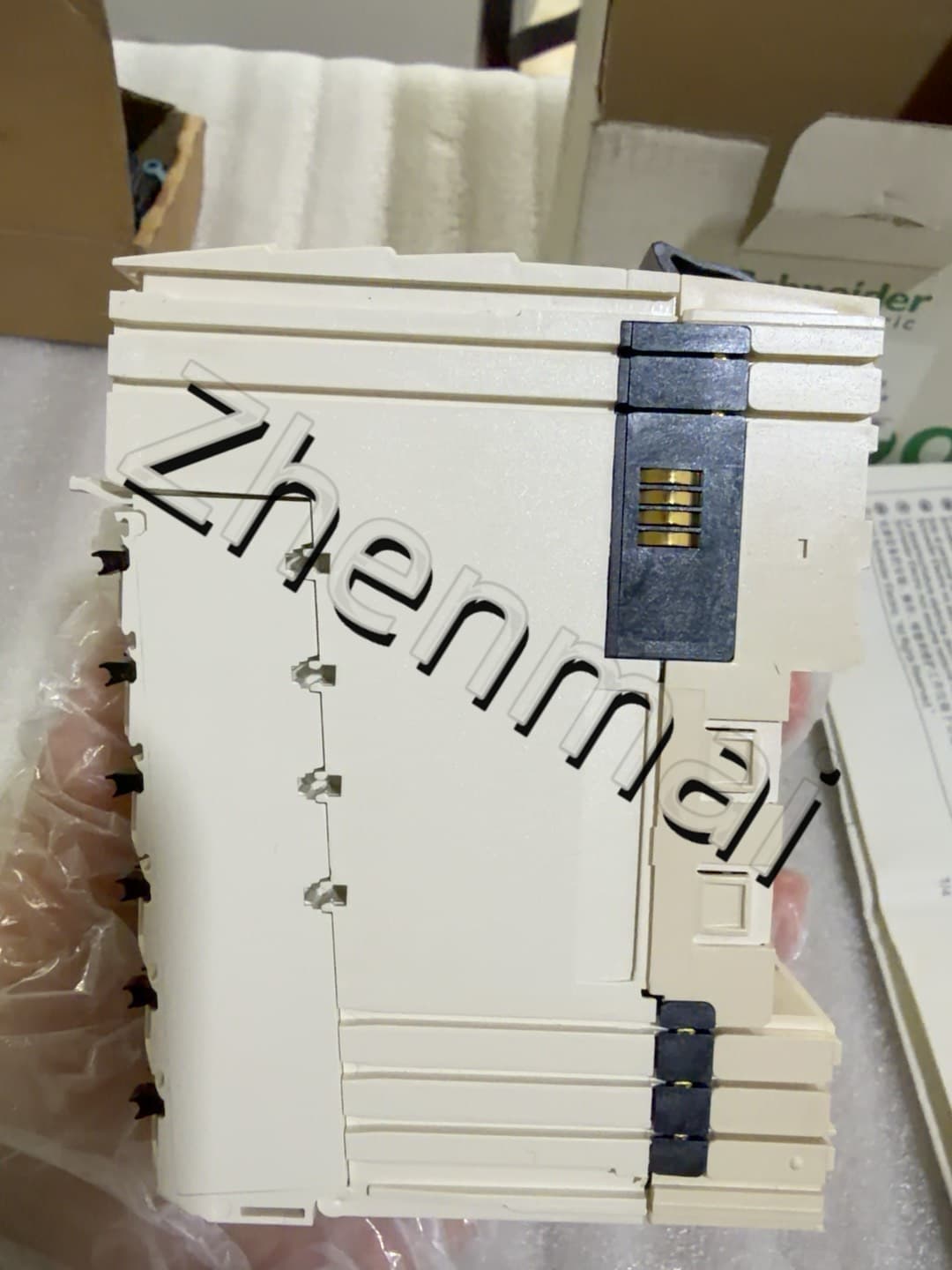 100% gloednieuwe, originele en echte Schneider TM5C24D18T frequentieomvormers, stroomonderbrekers, schakelaars, beveiligingsapparatuur