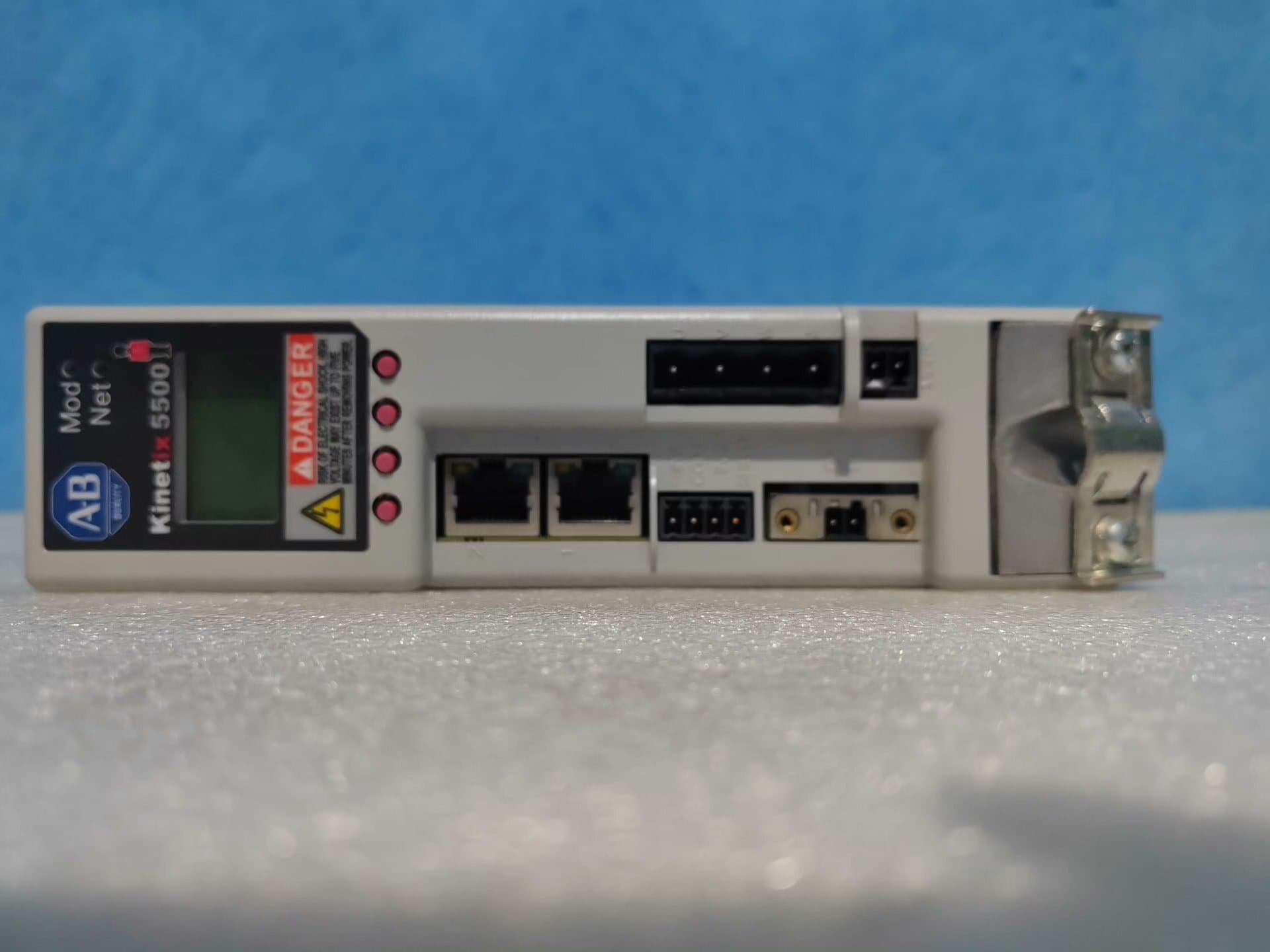 2198-H003-ERS Kinetix 5700 servo, gloednieuw en origineel