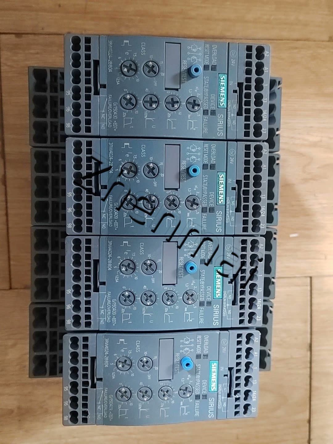 Gloednieuwe, echte, fabrieksgerichte Siemens 3RW4026-1BB15 Soft Starter SIRIUS SOFT STARTER