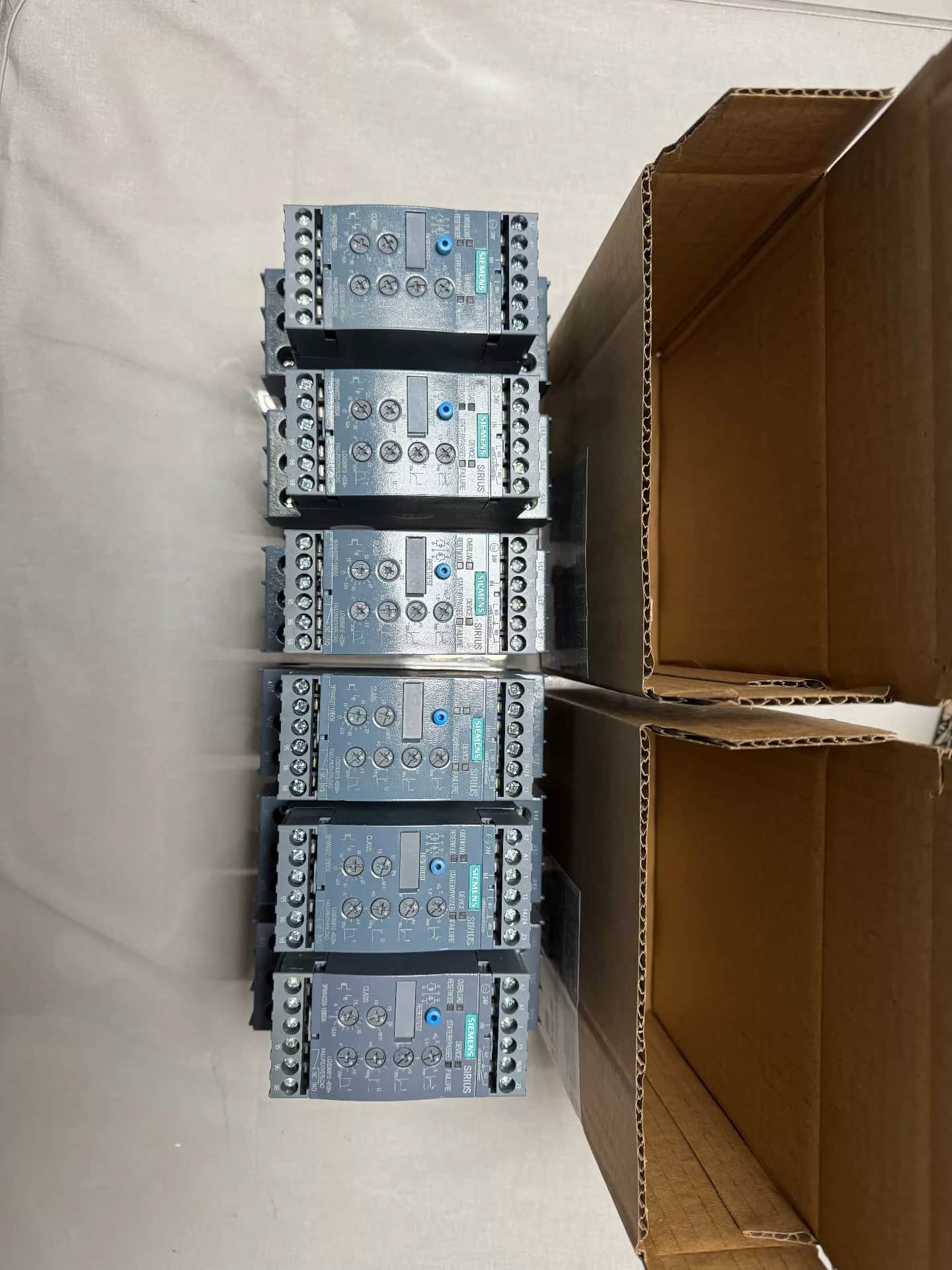 Gloednieuwe, echte, fabrieksgerichte Siemens 3RW4038-2BB14 Soft Starter SIRIUS SOFT STARTER