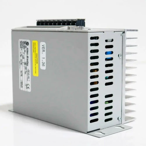Gloednieuwe originele Allen-Bradley 1398-DDM-009 digitale servodrive snelle verzending