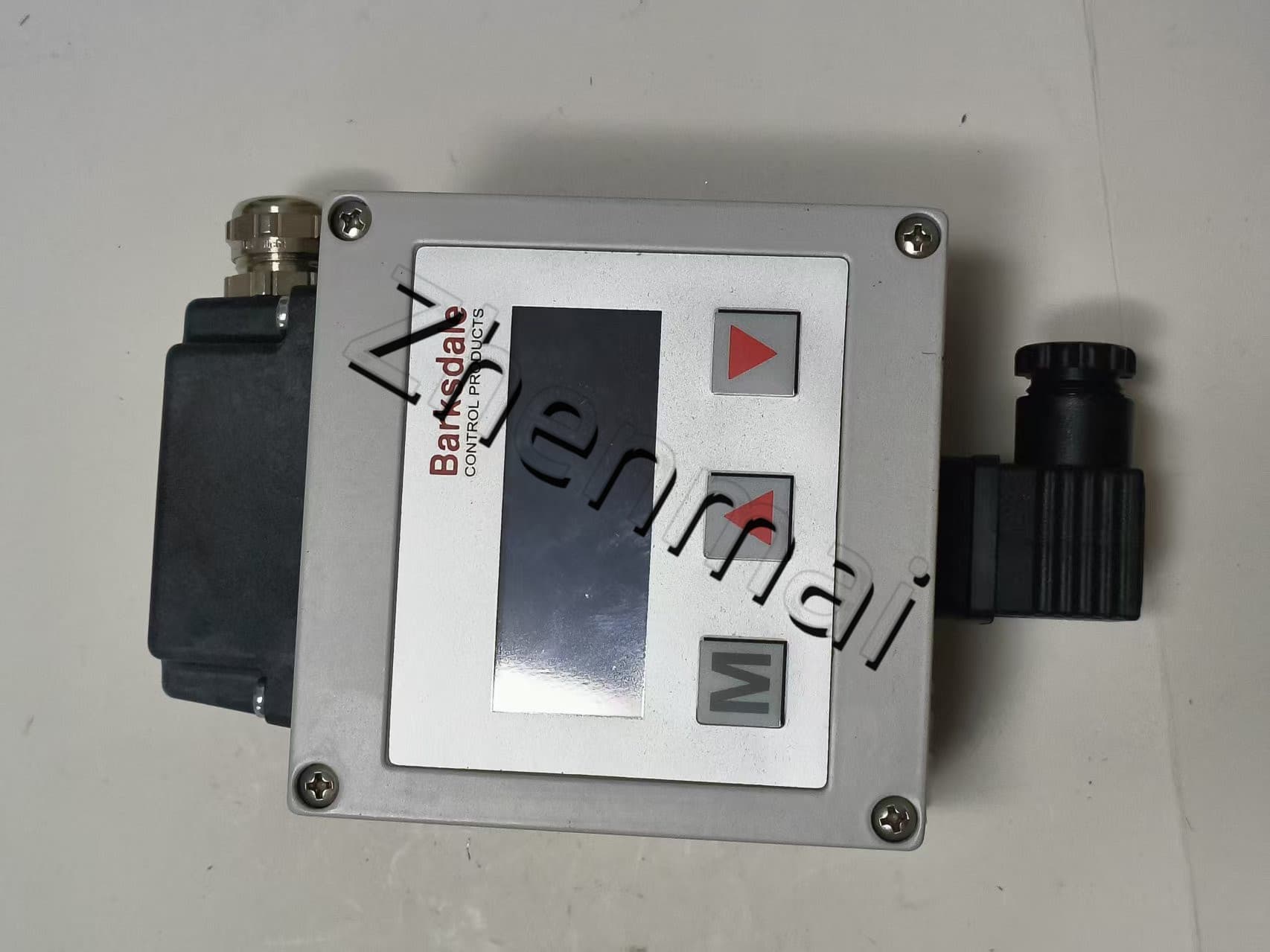 Gloednieuwe Originele Barksdale 0003-024 (UAS3V3) + 0631-070 (UTA2,100mm, 0-100℃) Druksensor Niveauschakelaar Stromingsschakelaar Drukschakelaar Snelle Verzending