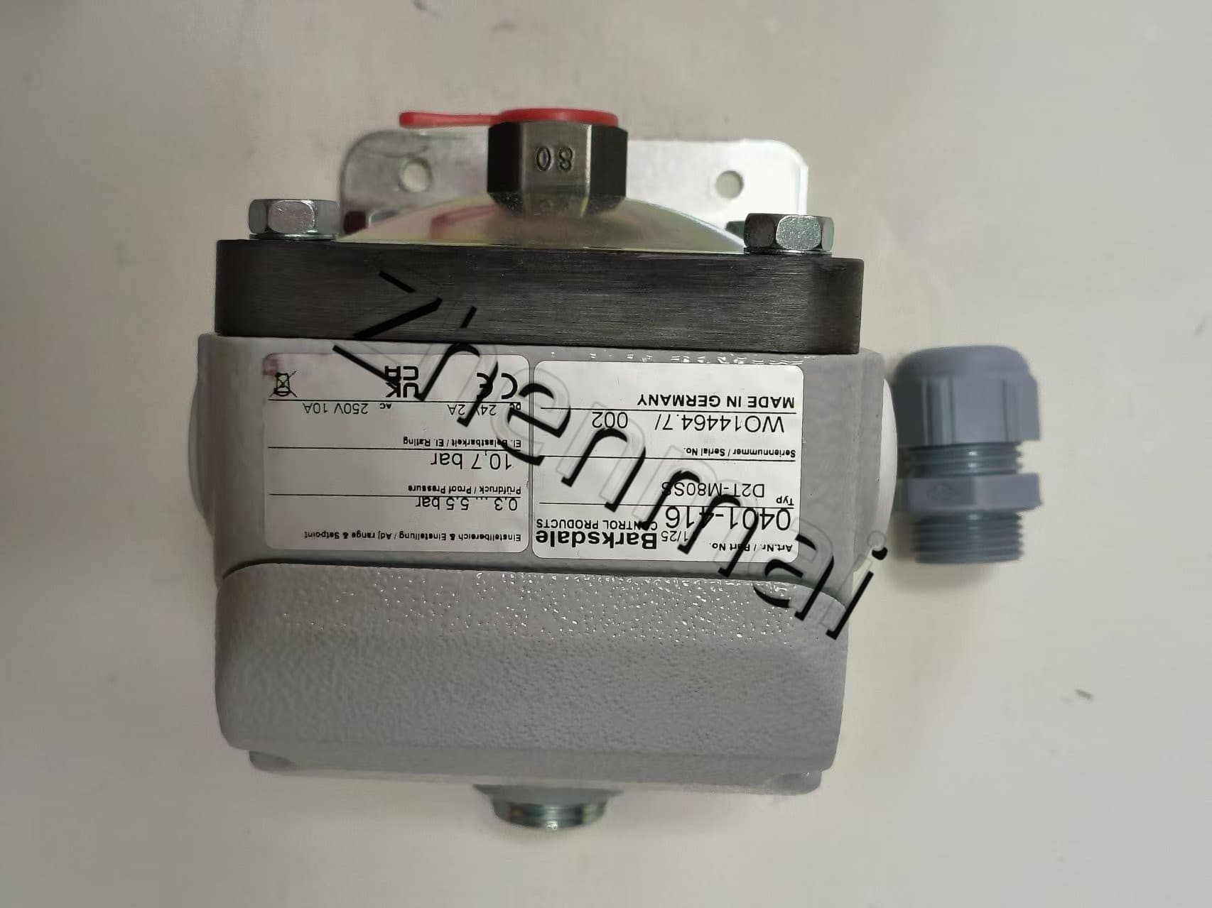 Gloednieuwe Originele Barksdale 0401-416 D2T-M80SS druksensor Niveauschakelaar Stromingsschakelaar Drukschakelaar Snelle Verzending