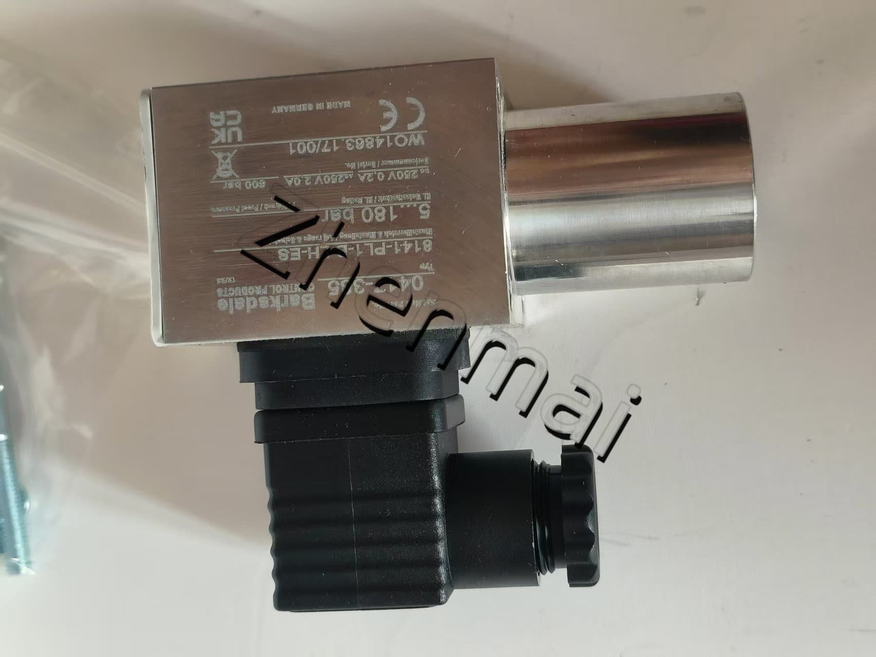 Gloednieuwe Originele Barksdale 8141-PL1-B-LH-ES 0417-385 druksensor Niveauschakelaar Stromingsschakelaar Drukschakelaar Snelle Verzending