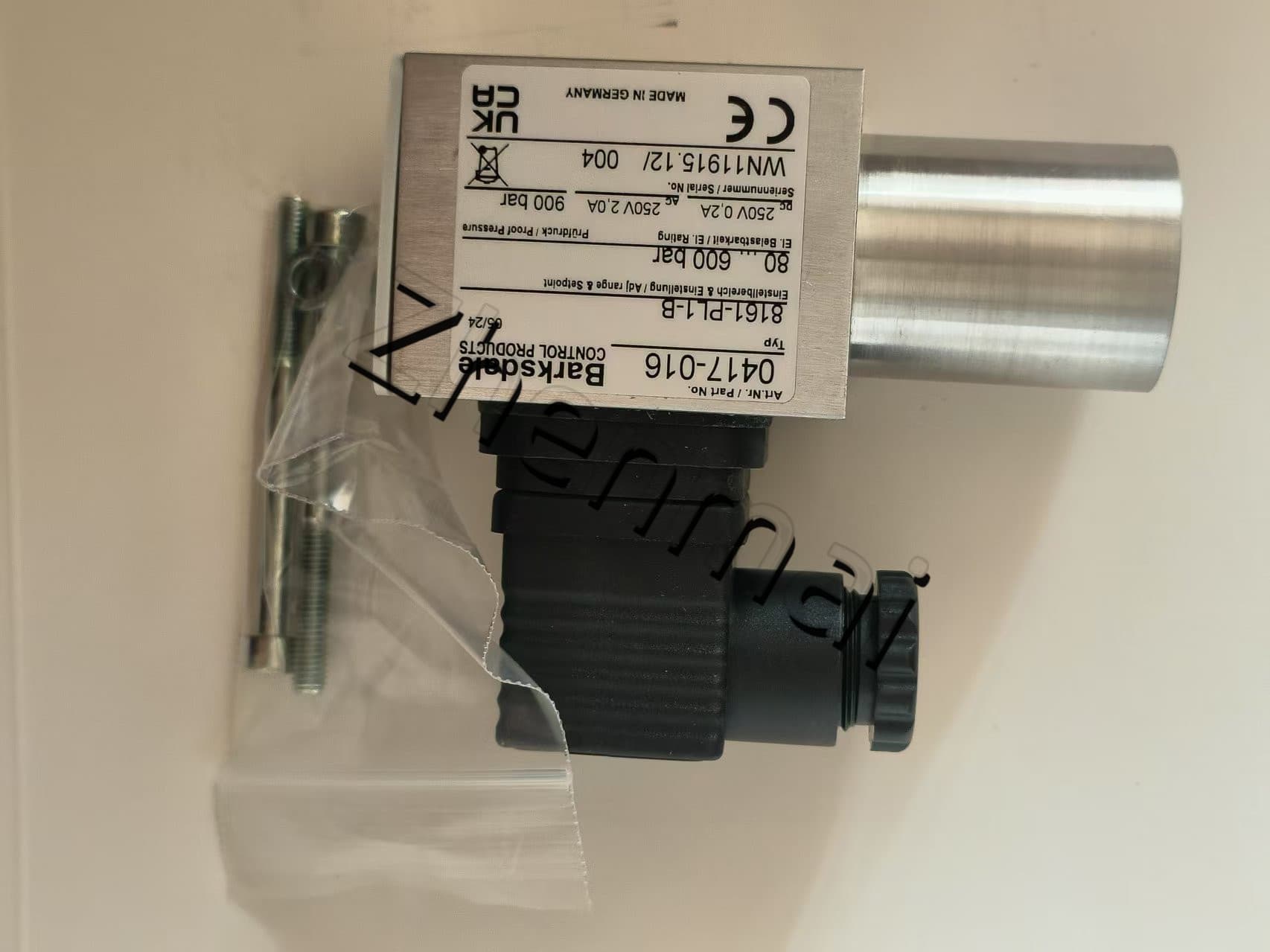 Gloednieuwe Originele Barksdale 8161-PL1-B 0417-016 druksensor Niveauschakelaar Stromingsschakelaar Drukschakelaar Snelle Verzending