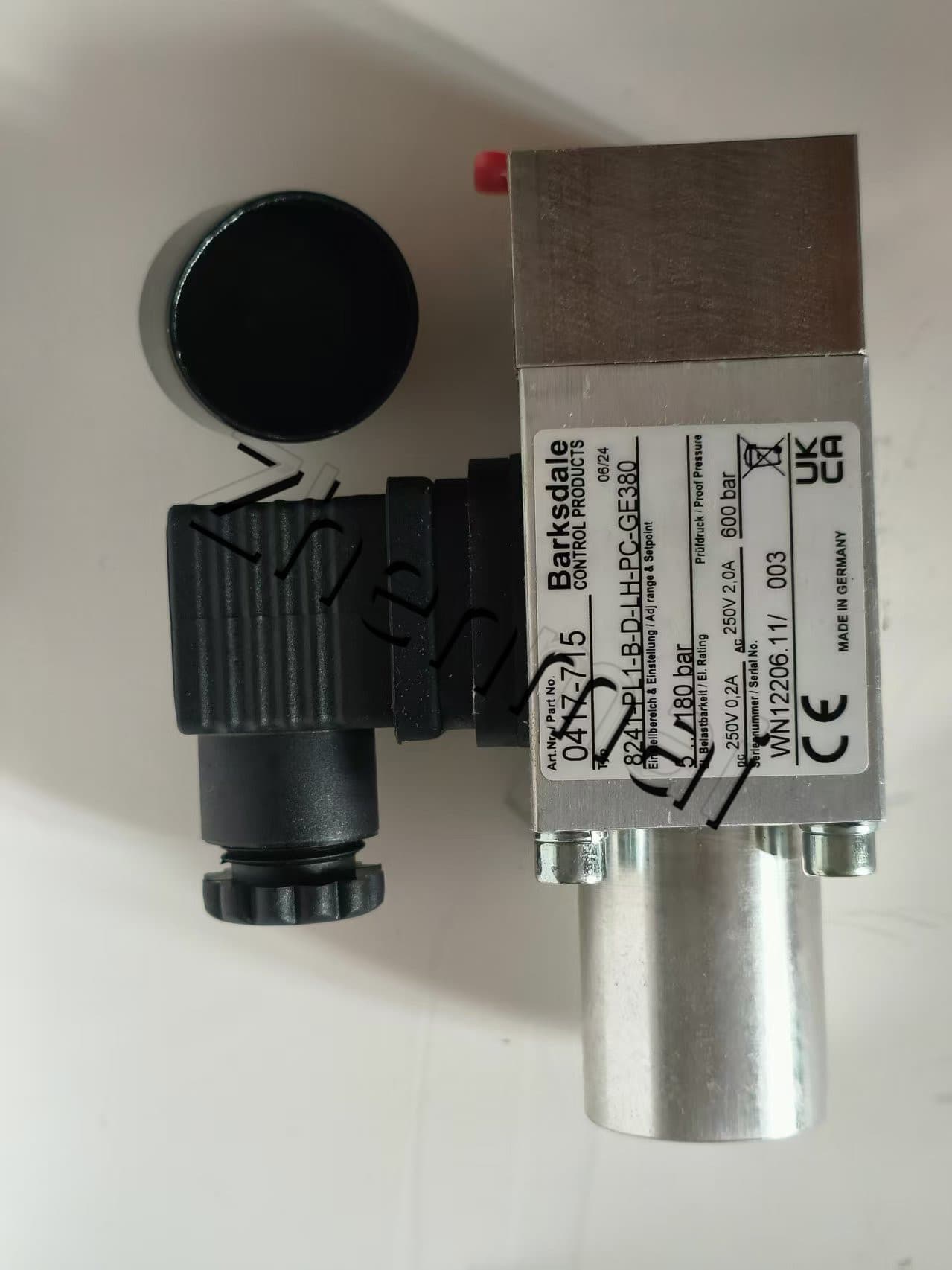 Gloednieuwe Originele Barksdale 8241-PL1-B-D-LH-PC-GE380 0417-715 druksensor Niveauschakelaar Stromingsschakelaar Drukschakelaar Snelle Verzending
