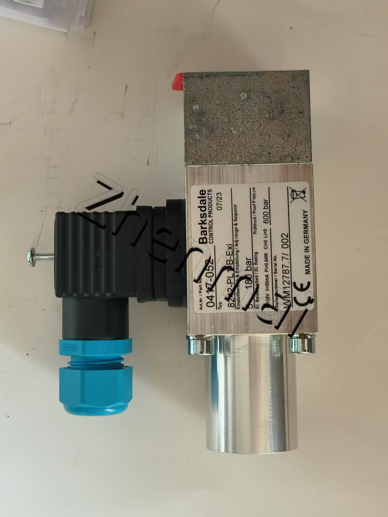 Gloednieuwe Originele Barksdale 8242-PL1-B-EXI 0417-052 druksensor Niveauschakelaar Stromingsschakelaar Drukschakelaar Snelle Verzending