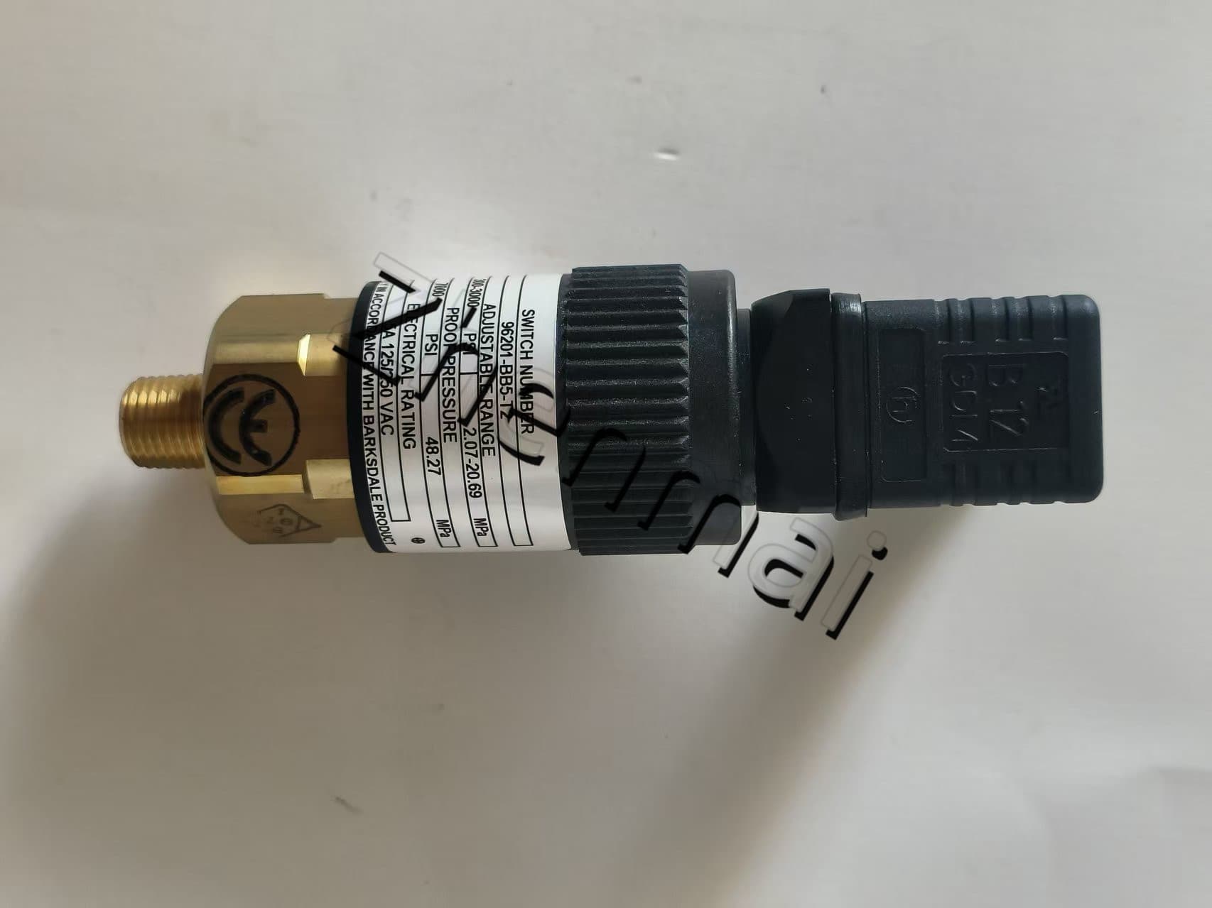 Gloednieuwe Originele Barksdale 96201-BB5-T2 druksensor Niveauschakelaar Stromingsschakelaar Drukschakelaar Snelle Verzending