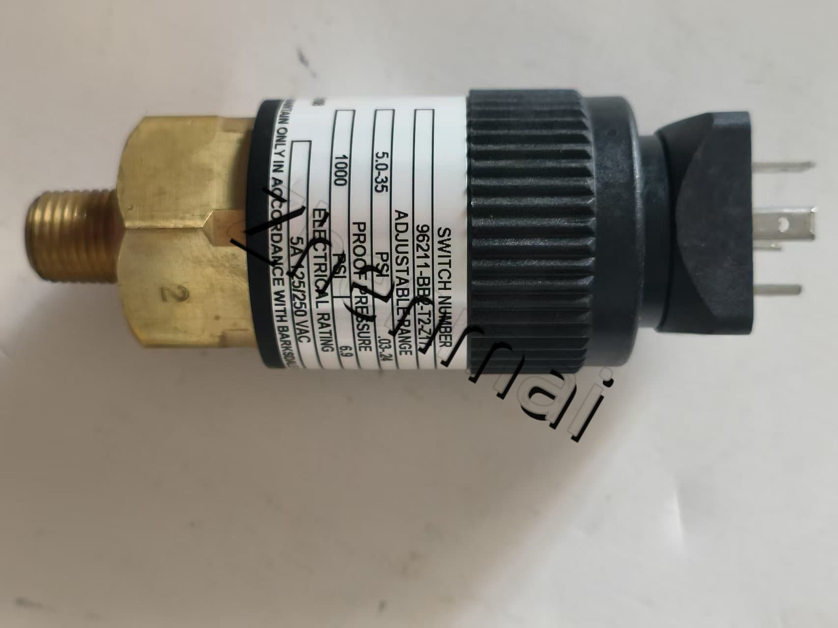 Gloednieuwe Originele Barksdale 96211-BB2-T2-Z17 druksensor Niveauschakelaar Stromingsschakelaar Drukschakelaar Snelle Verzending