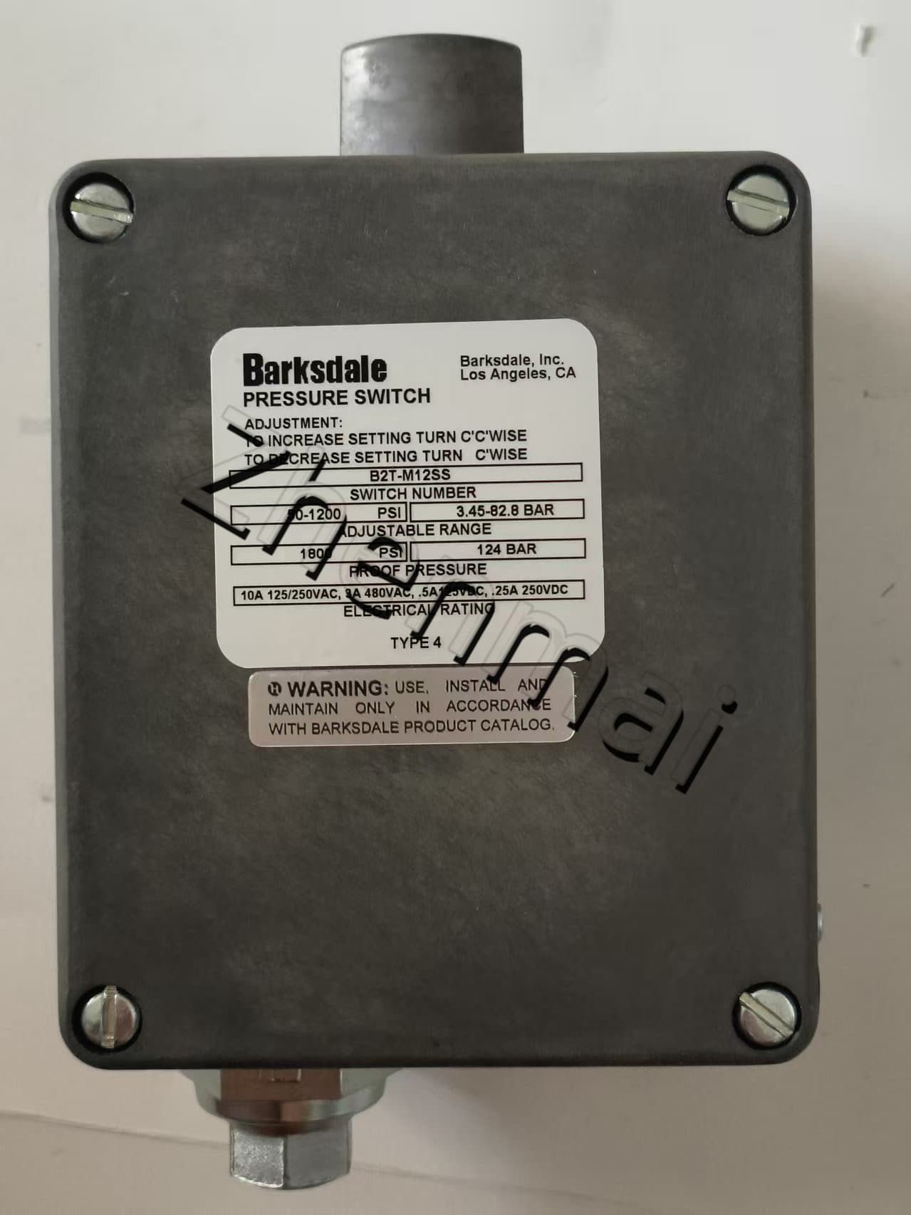 Gloednieuwe originele Barksdale B2T-M12SS druksensor niveauschakelaar stromingsschakelaar drukschakelaar snelle verzending