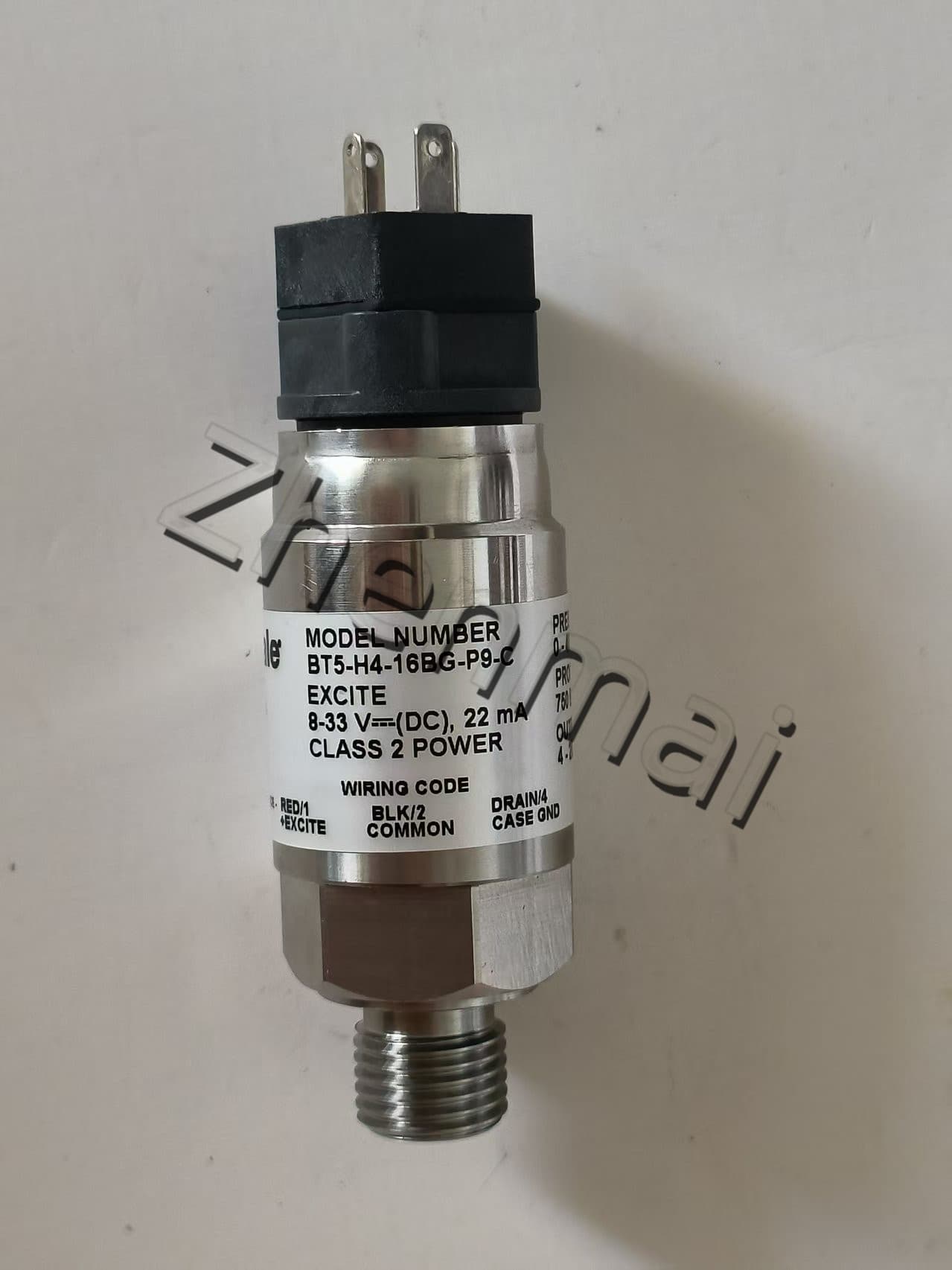 Gloednieuwe Originele Barksdale BT5-H4-16BG-P9-C druksensor Niveauschakelaar Stromingsschakelaar Drukschakelaar Snelle Verzending