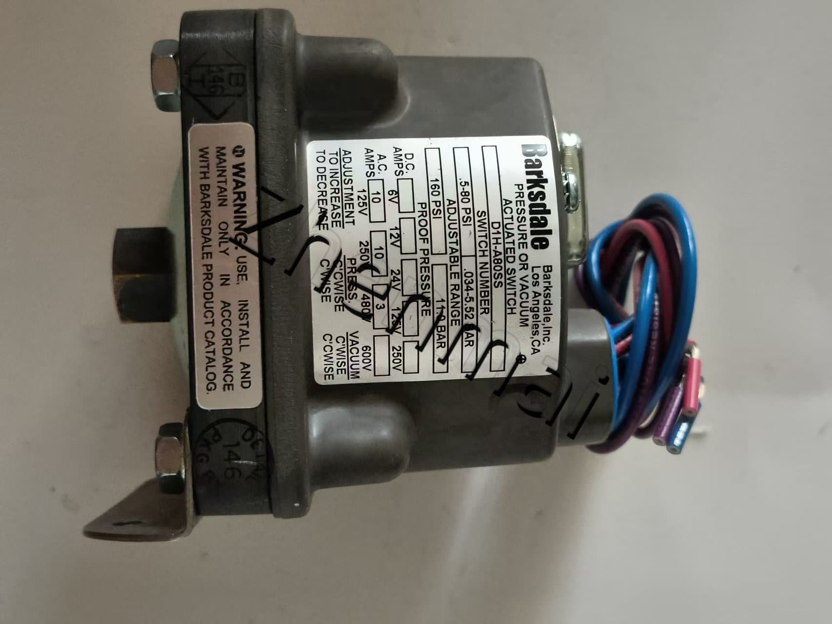 Gloednieuwe originele Barksdale D1H-A80SS druksensor niveauschakelaar stromingsschakelaar drukschakelaar snelle verzending