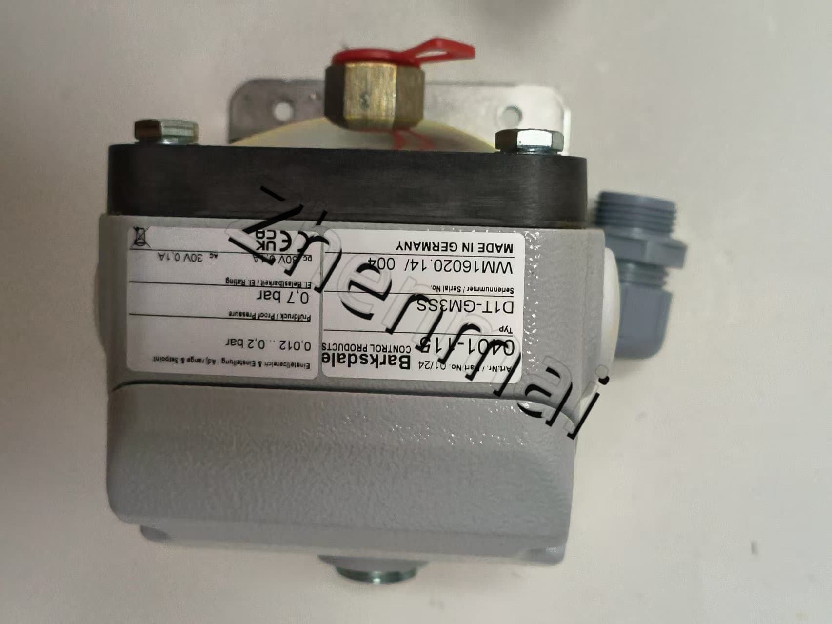 Gloednieuwe Originele Barksdale D1T-GM3SS 0401-115 druksensor Niveauschakelaar Stromingsschakelaar Drukschakelaar Snelle Verzending