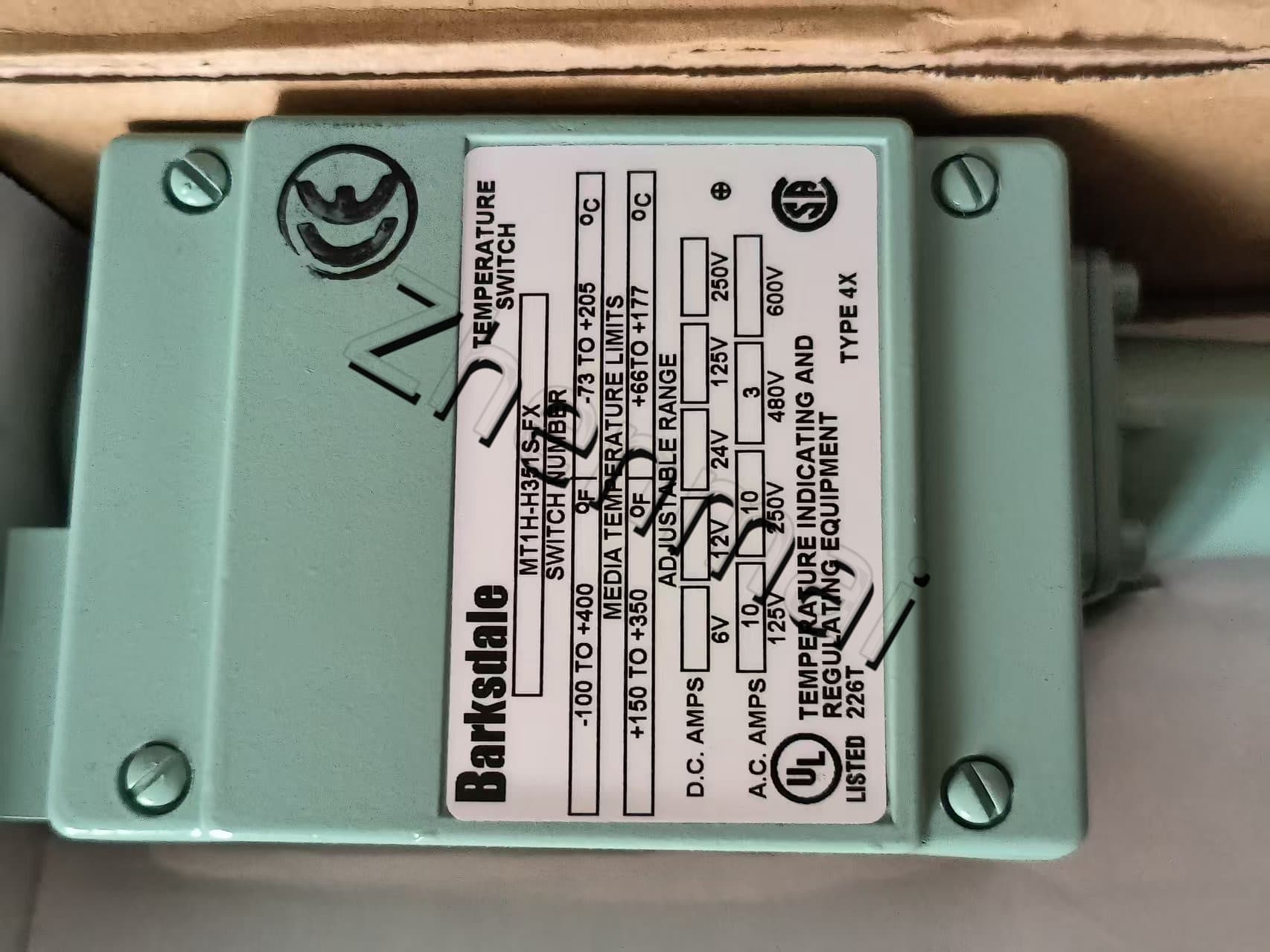 Gloednieuwe originele Barksdale MT1H-H351S-FX druksensor niveauschakelaar stromingsschakelaar drukschakelaar snelle verzending