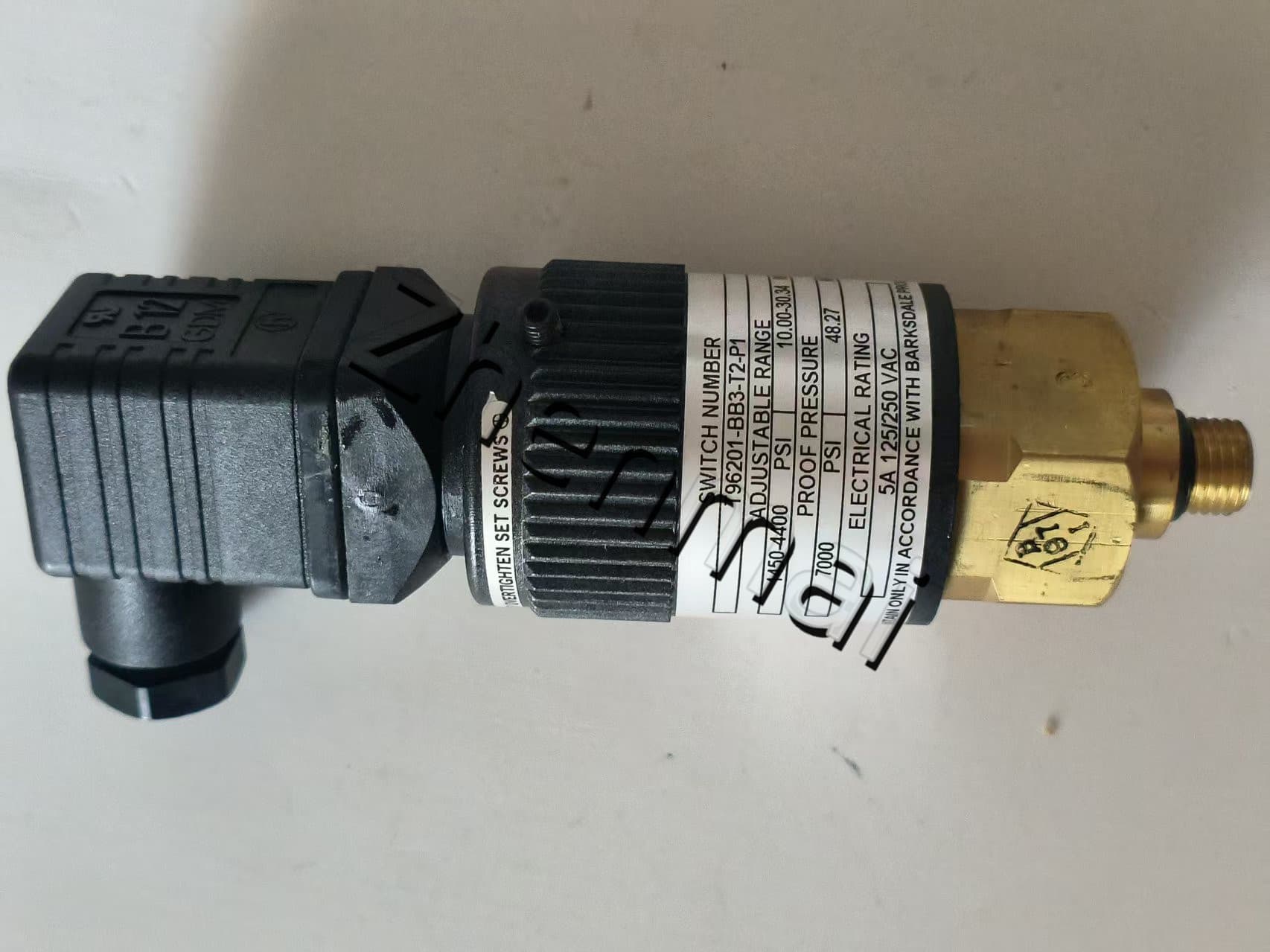 Gloednieuwe Originele Barksdale T96201-BB3-T2-P1 druksensor Niveauschakelaar Stromingsschakelaar Drukschakelaar Snelle Verzending