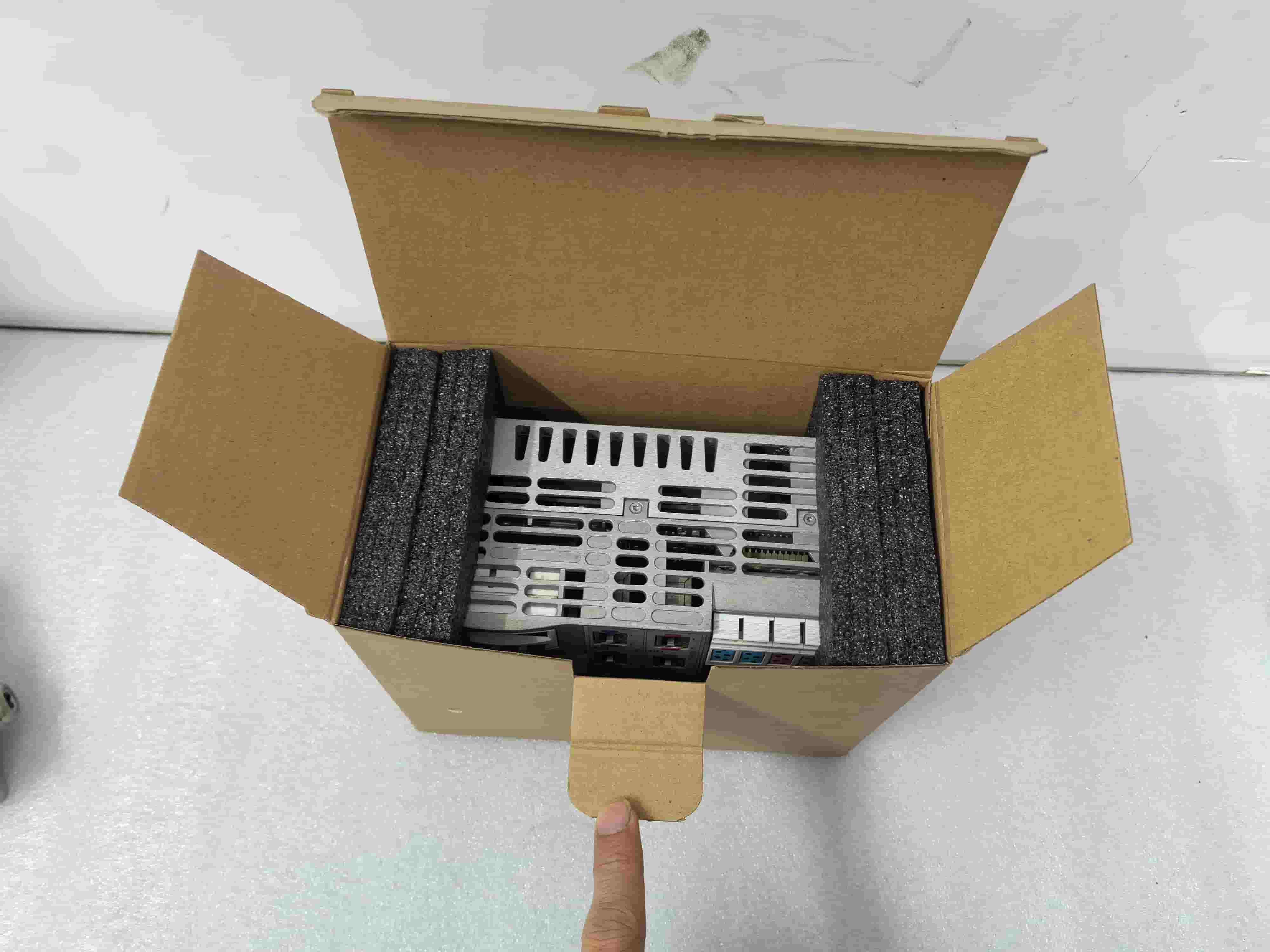 Gloednieuwe Originele Bosch Rexroth Servo drive CML45.1-3P-504-NA-NNNN-NW Servomotor Snelle Verzending