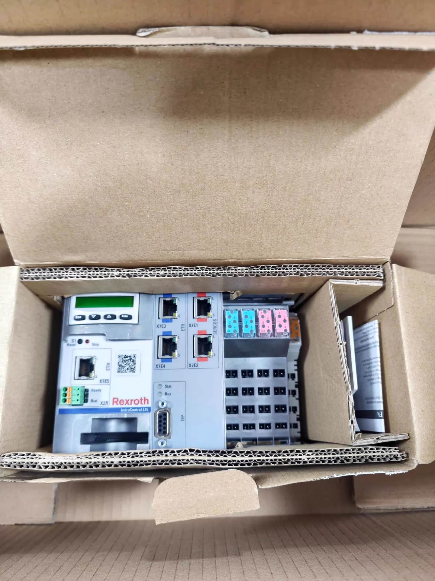Gloednieuwe Originele Bosch Rexroth Servo drive CML75.1-3P-900-NA-NNNN-NW Servomotor Snelle Verzending
