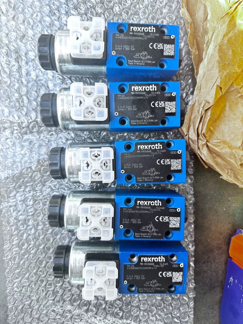 Gloednieuwe Originele Bosch Rexroth Servo drive DBEE6-2X/315G24K31A1M Servomotor Snelle Verzending