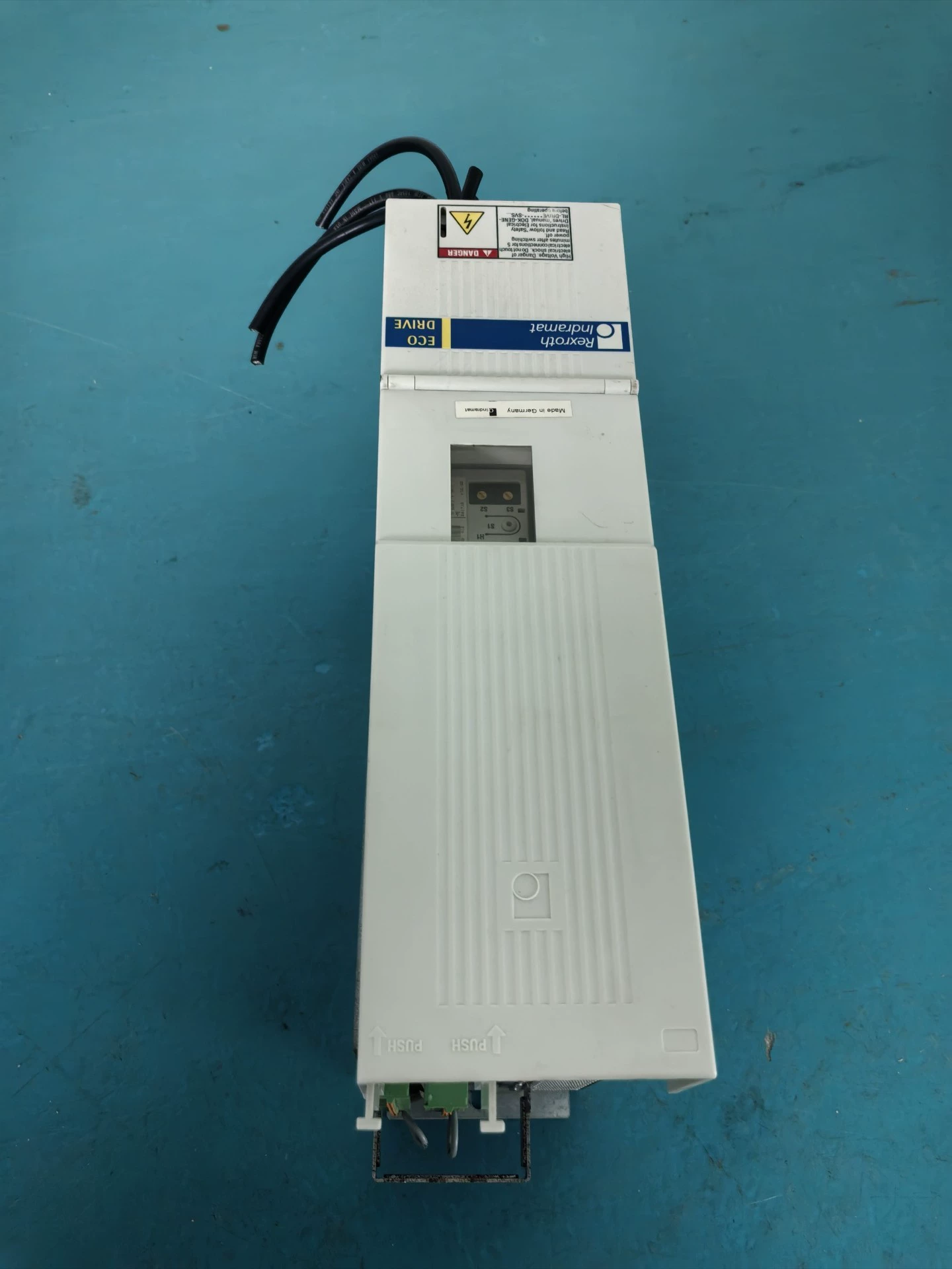 Gloednieuwe Originele Bosch Rexroth Servo drive DKC03.3-100-7-FW Servomotor Snelle Verzending