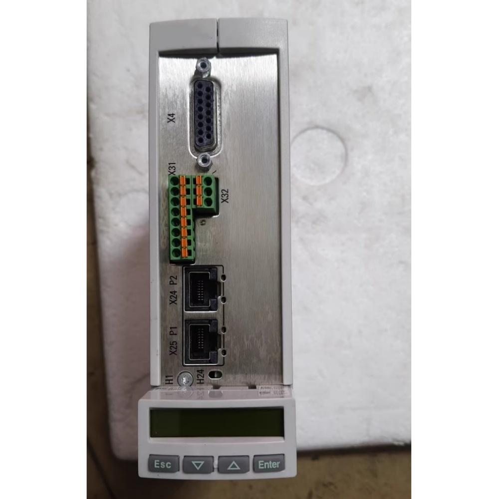 Gloednieuwe Originele Bosch Rexroth Servo drive HCS01.1E-W0003-A-02-B-ET-EC-EM--NN-NN-NNFW Servomotor Snelle Verzending