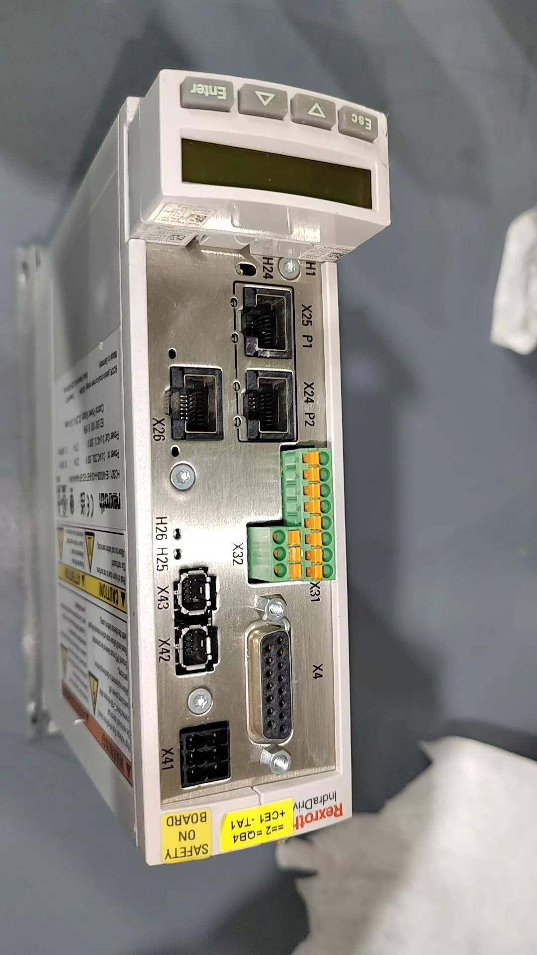 Gloednieuwe Originele Bosch Rexroth Servo drive HCS01.1E-W0008-A-03-B-ET-EC-EP-S4-NN-FW Servomotor Snelle Verzending