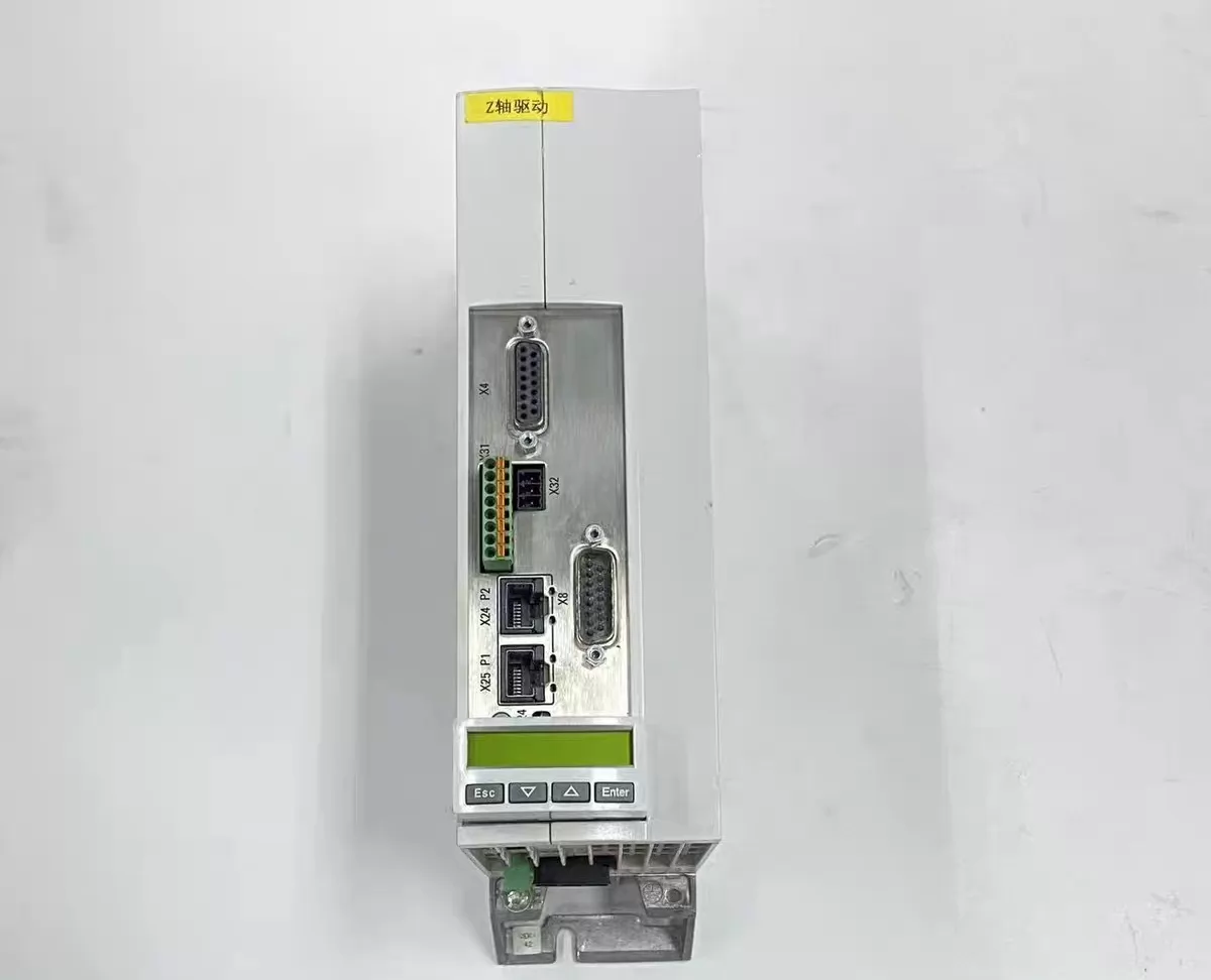 Gloednieuwe Originele Bosch Rexroth Servo drive HCS01.1E-W0018-A-03-B-ET-EC-EM-NN-NN-FW Servomotor Snelle Verzending