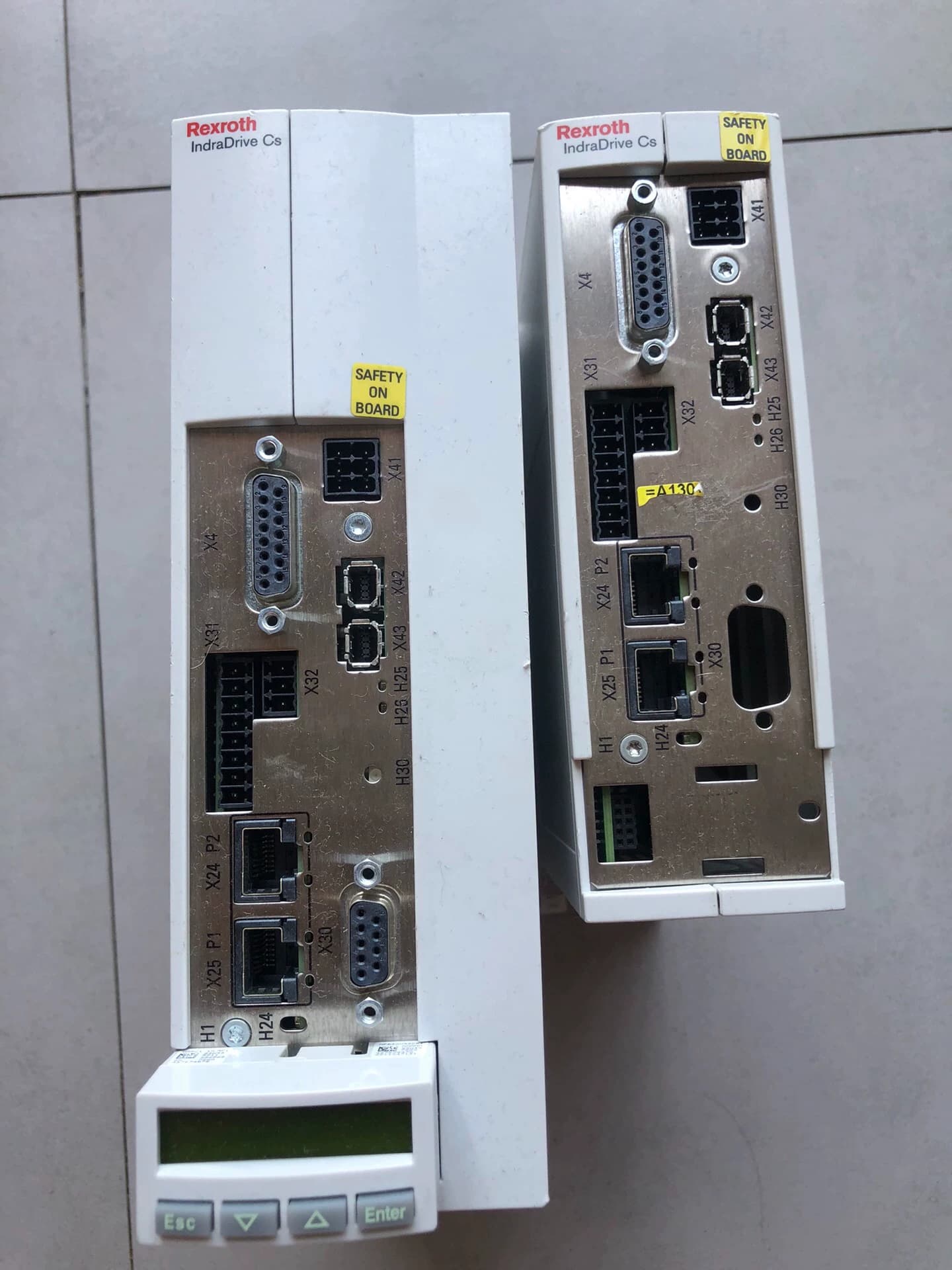 Gloednieuwe Originele Bosch Rexroth Servo drive HCS01.1E-W0028-A-03-B-ET-EC-NN-NN-NN-FW Servomotor Snelle Verzending