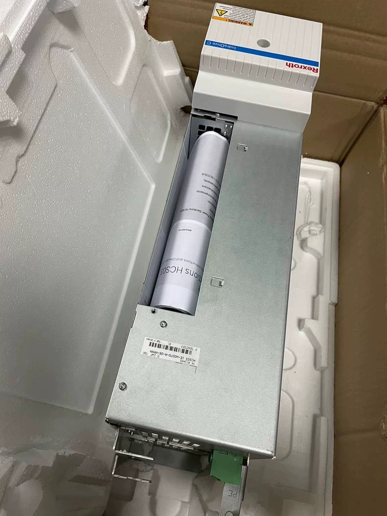Gloednieuwe Originele Bosch Rexroth Servo drive HCS03.1E-W0100-A-05-NPBV Servomotor Snelle Verzending